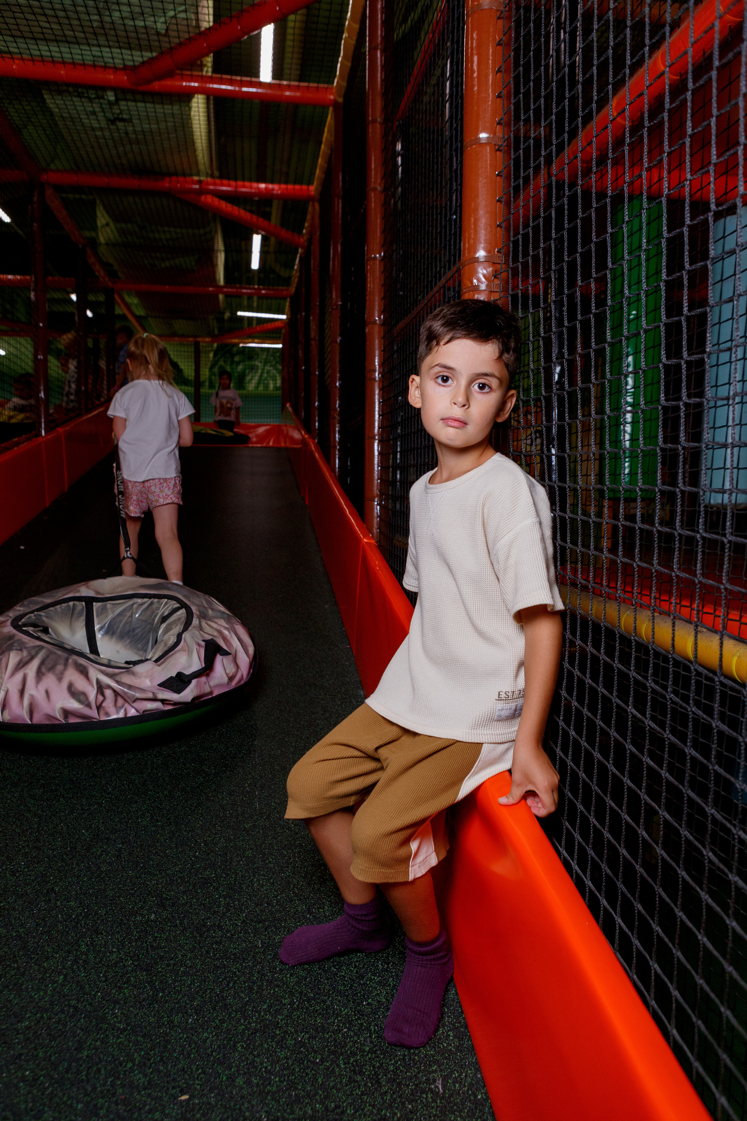 Фотограф на детский день рождения в Москве в детском центре. Репортажный фотограф Москва Сергей Дружинин