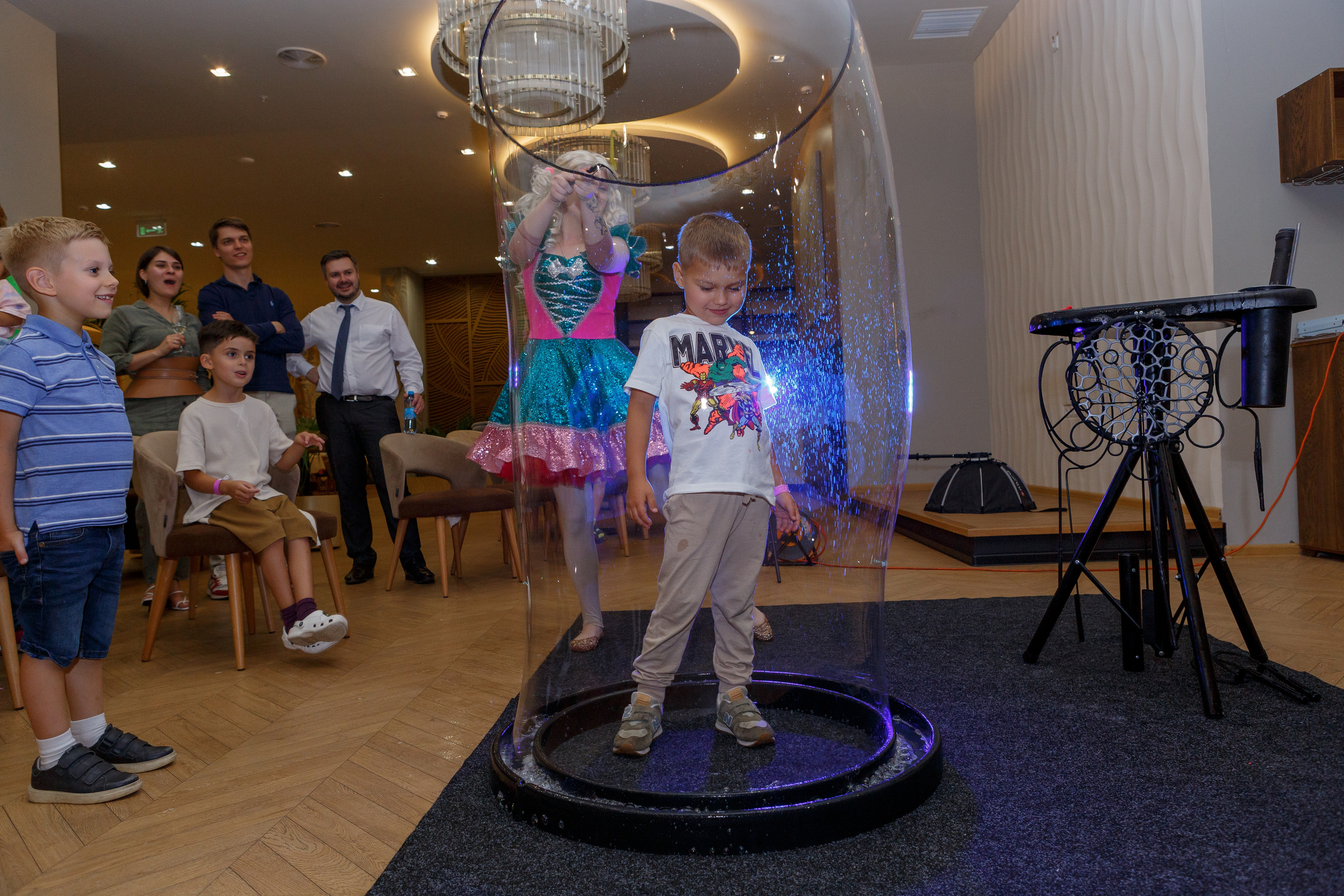 Фотограф на детский день рождения в Москве в детском центре. Репортажный фотограф Москва Сергей Дружинин