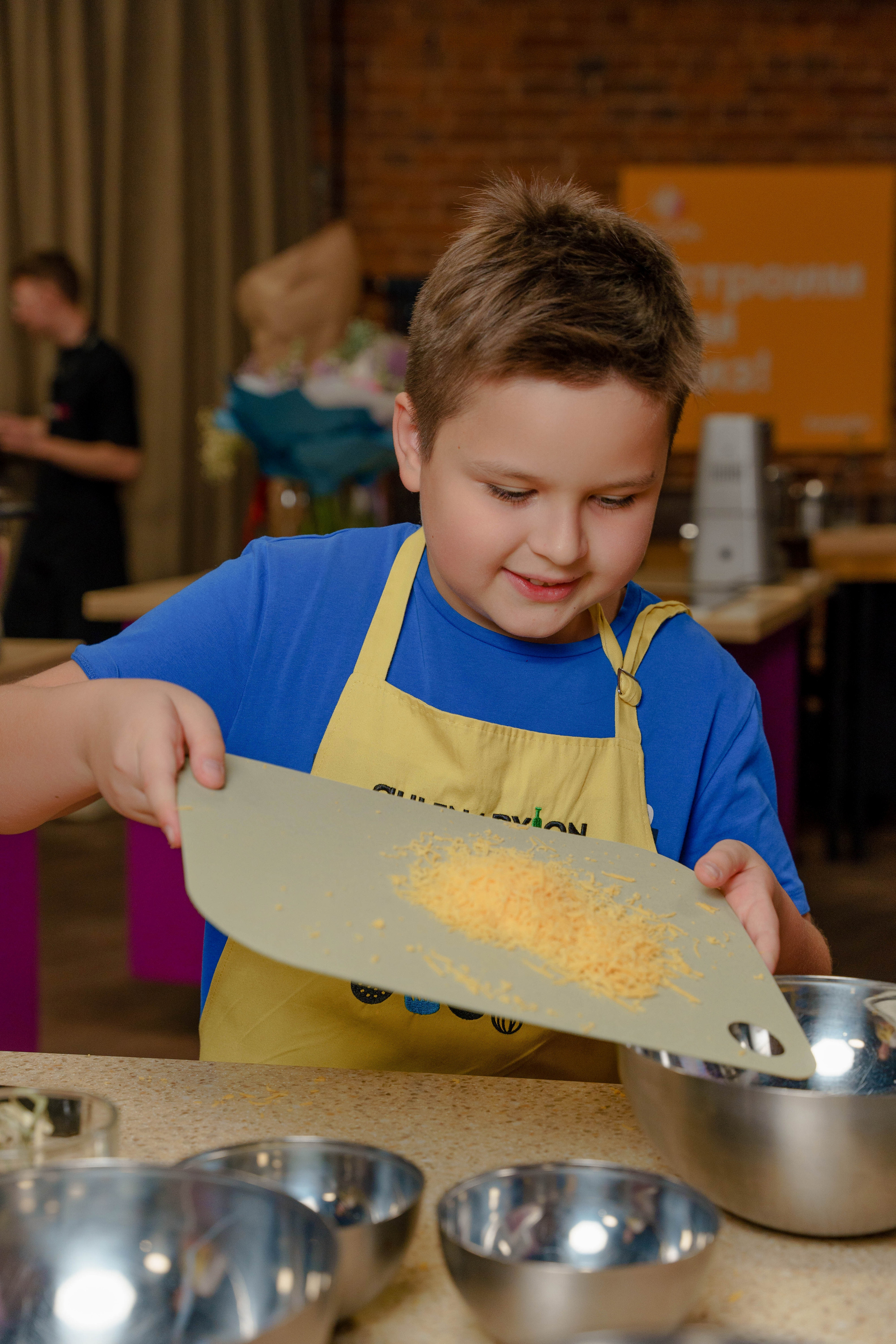 Фотограф на день рождения в кулинарной студии. Репортажный фотограф Москва Сергей Дружинин