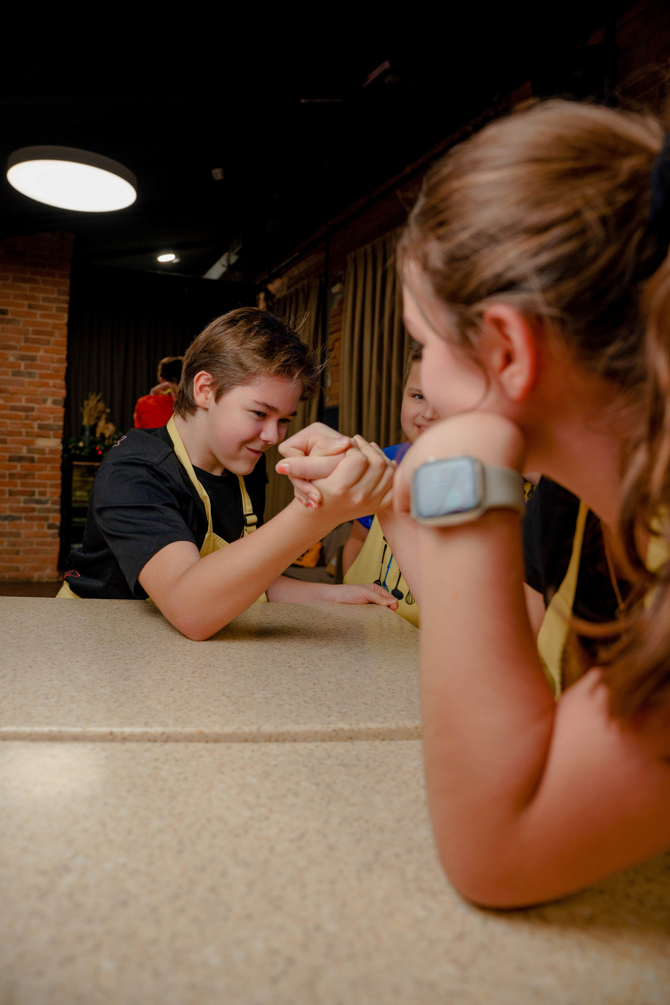 Фотограф на день рождения в кулинарной студии. Репортажный фотограф Москва Сергей Дружинин