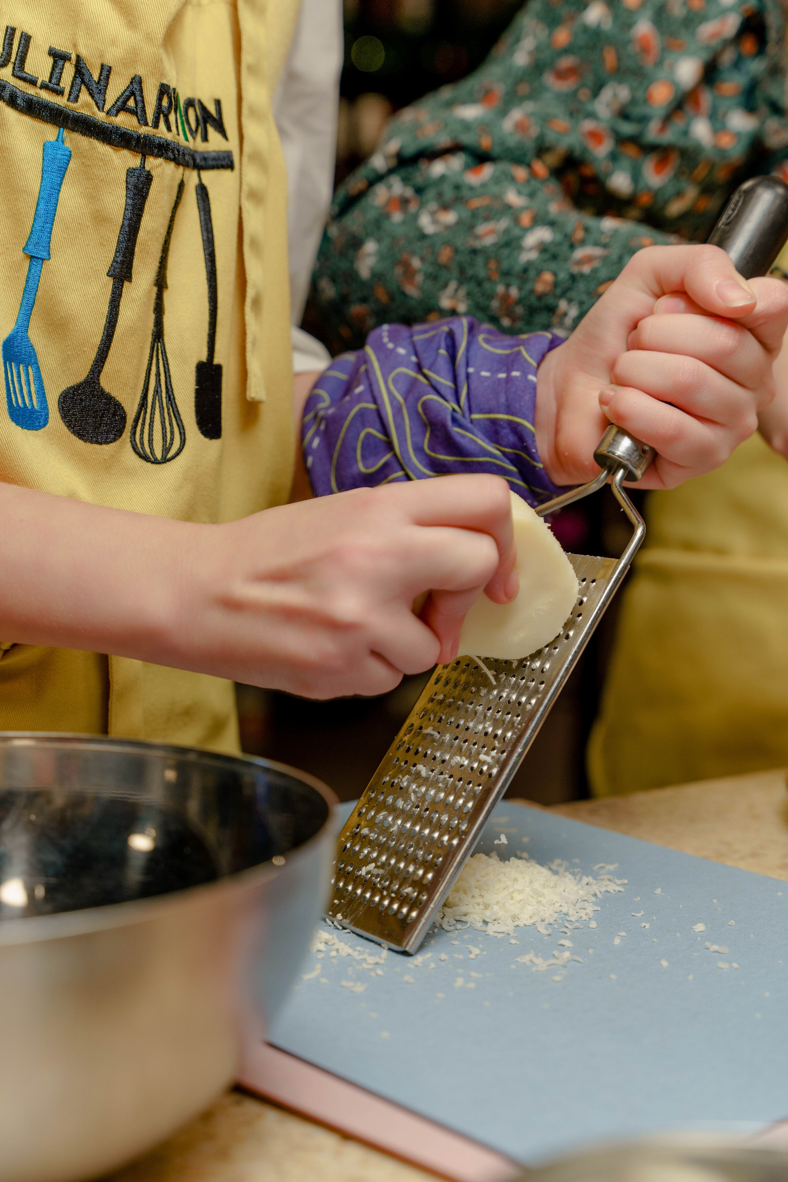 Фотограф на день рождения в кулинарной студии. Репортажный фотограф Москва Сергей Дружинин