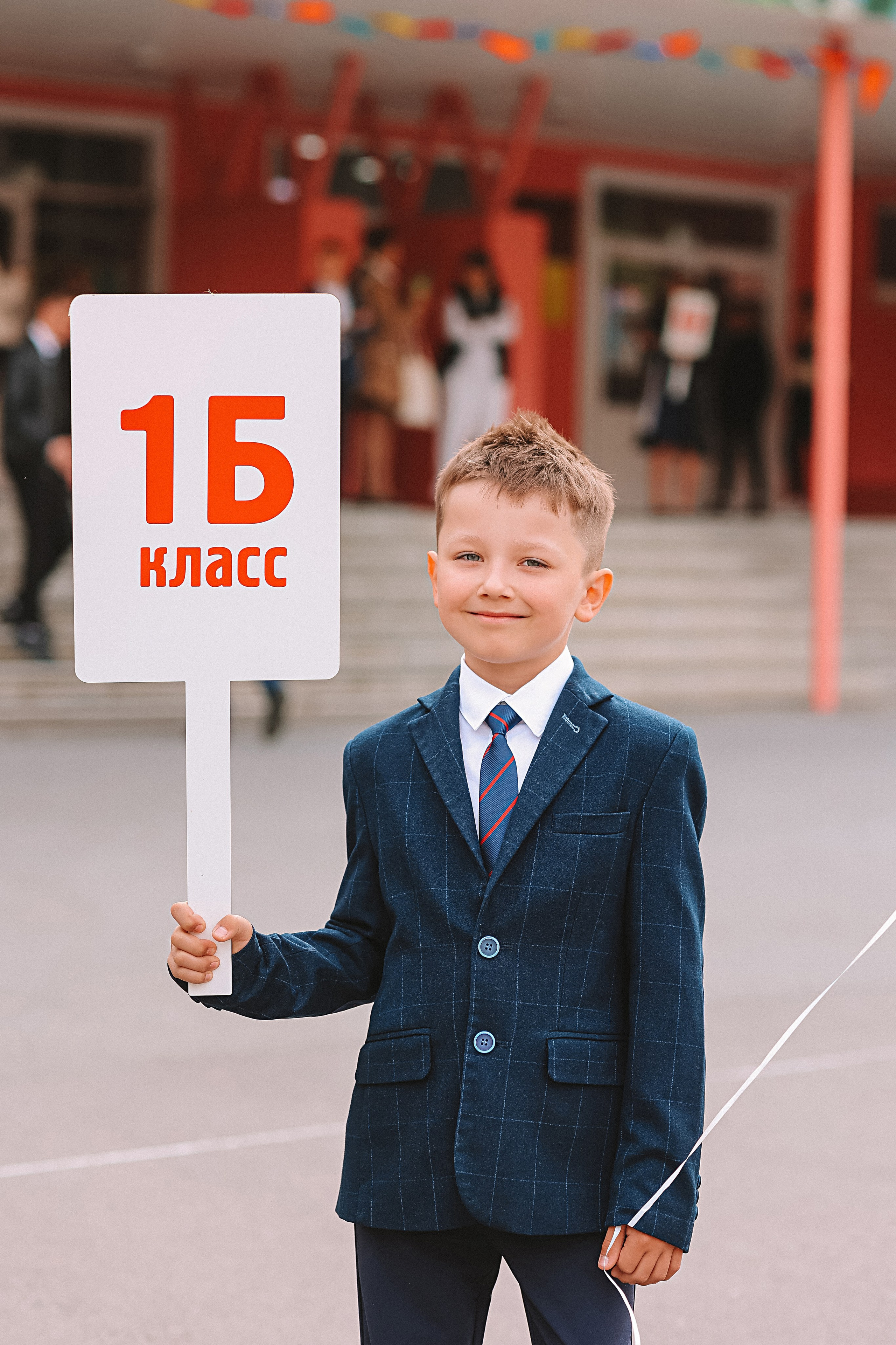 1 сентября линейка+кл час+портреты. Семейный фотограф Тюмень, фотограф на роды Салмина Мария