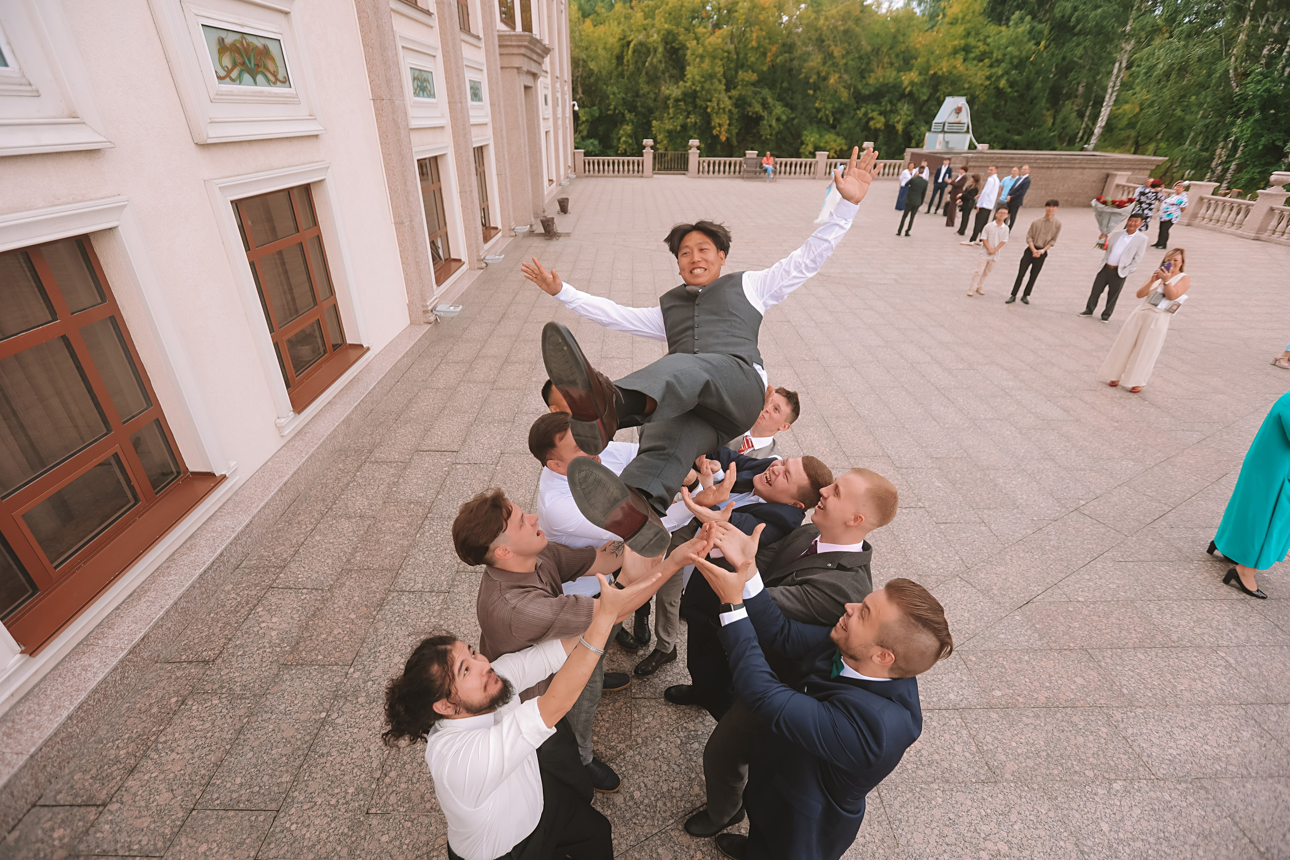 Айвазовский и парк дружбы народов. Семейный фотограф Тюмень, фотограф на роды Салмина Мария