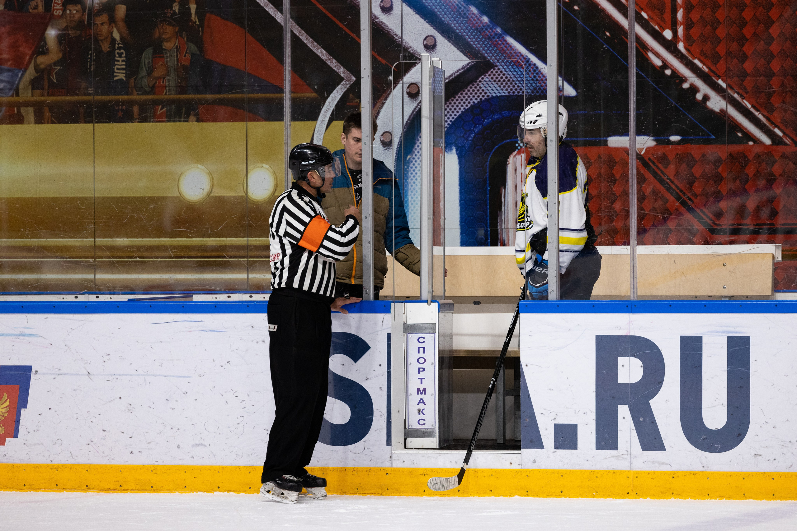 Бульдозер vs. LR-строй. Фотограф Александр Заломаев