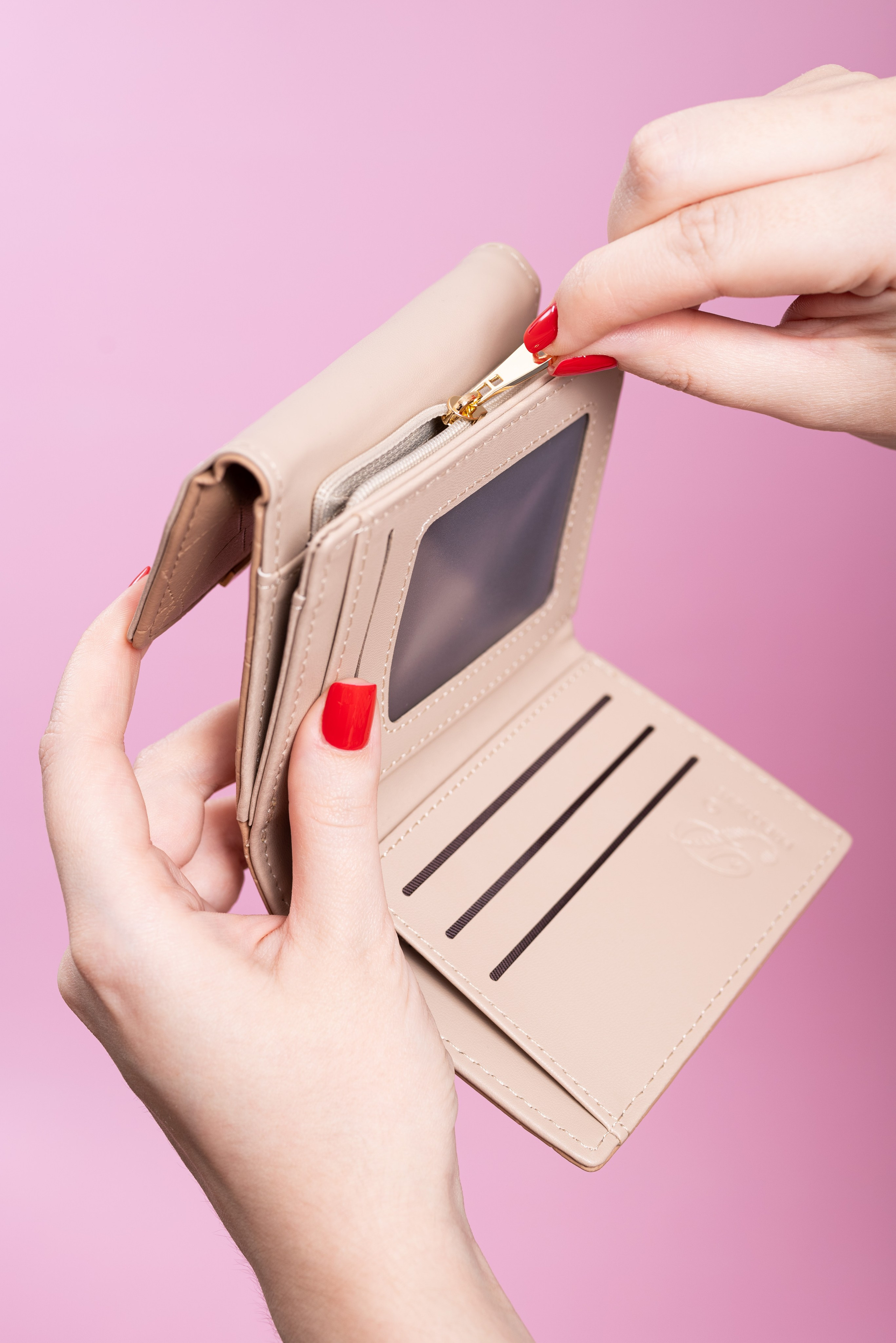 Кошельки. Предметный фотограф, фото для маркетплейсов Пятигорск, КМВ