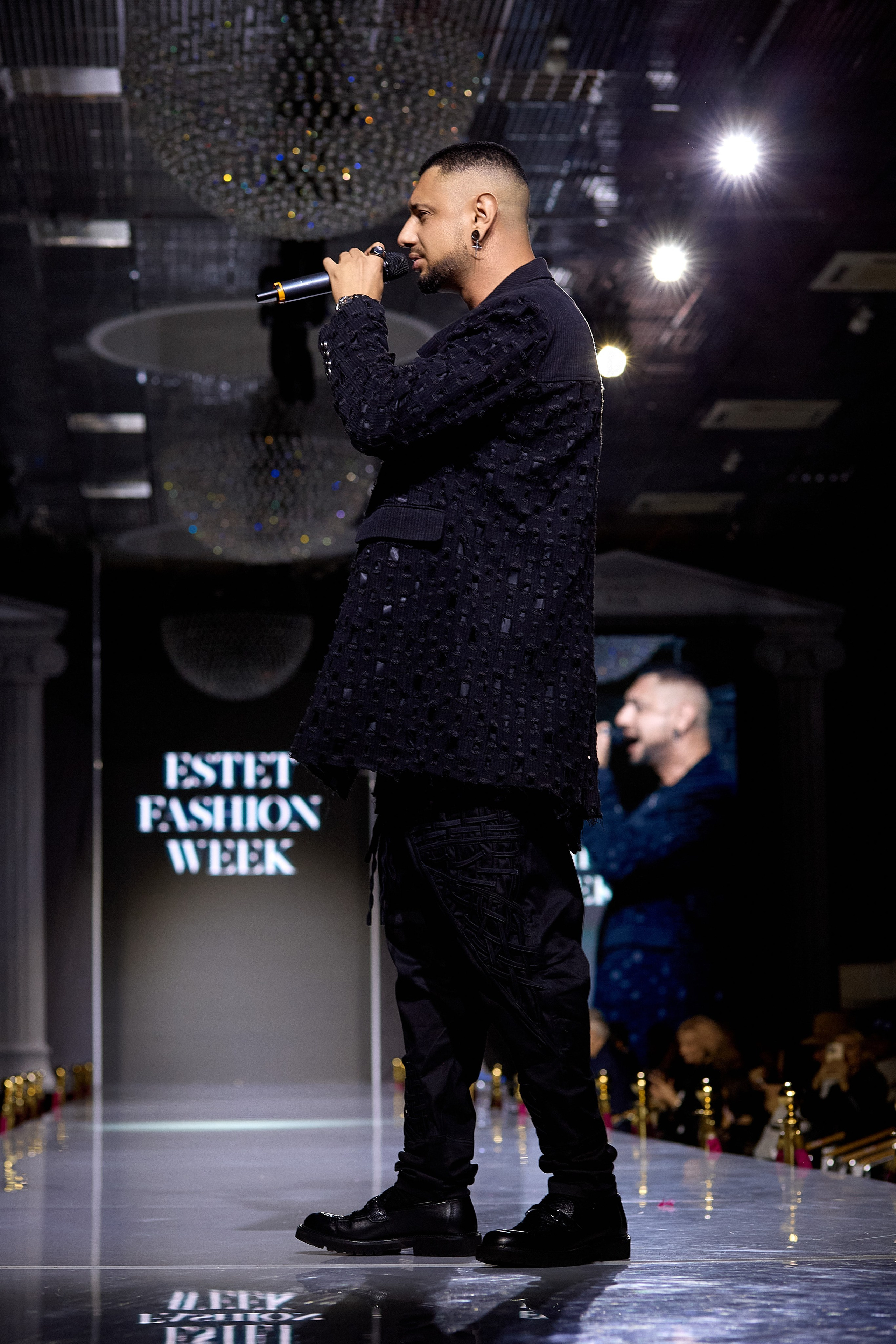 Показ в стиле Victoria's Secret | Ювелирная неделя моды «Эстет»