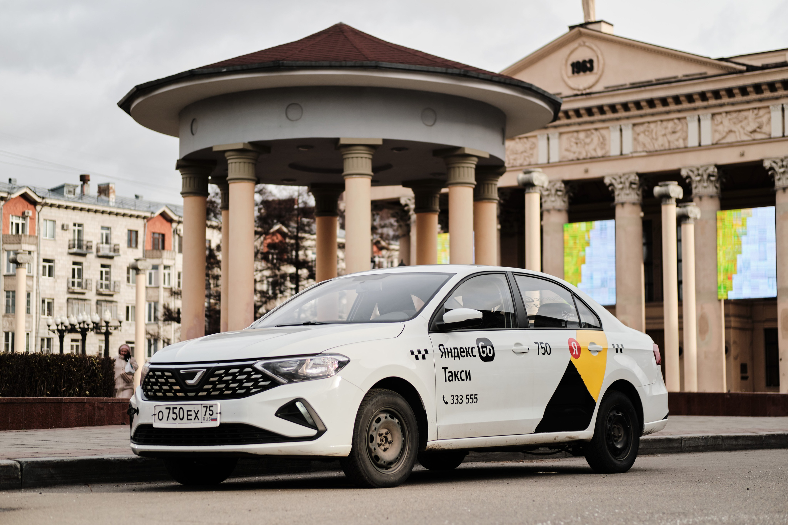 Новый автопарк Яндекс такси в Новокузнецке. Свадебный и семейный фотограф в Новокузнецке Иван Иванов