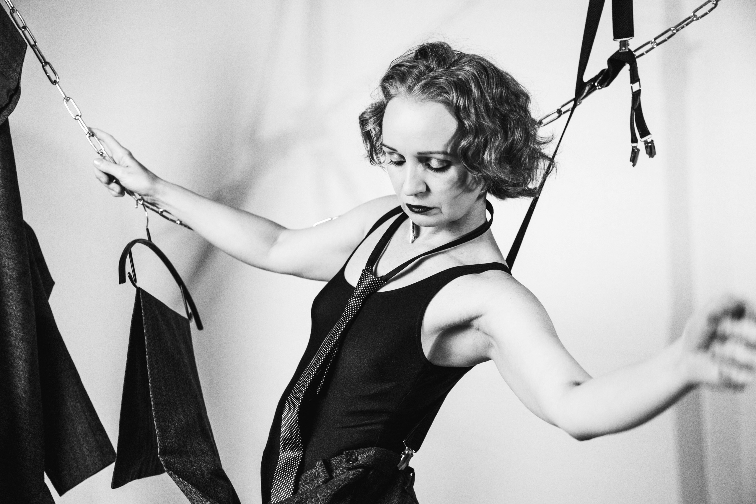 2025-07-13. Анжела и пиджак