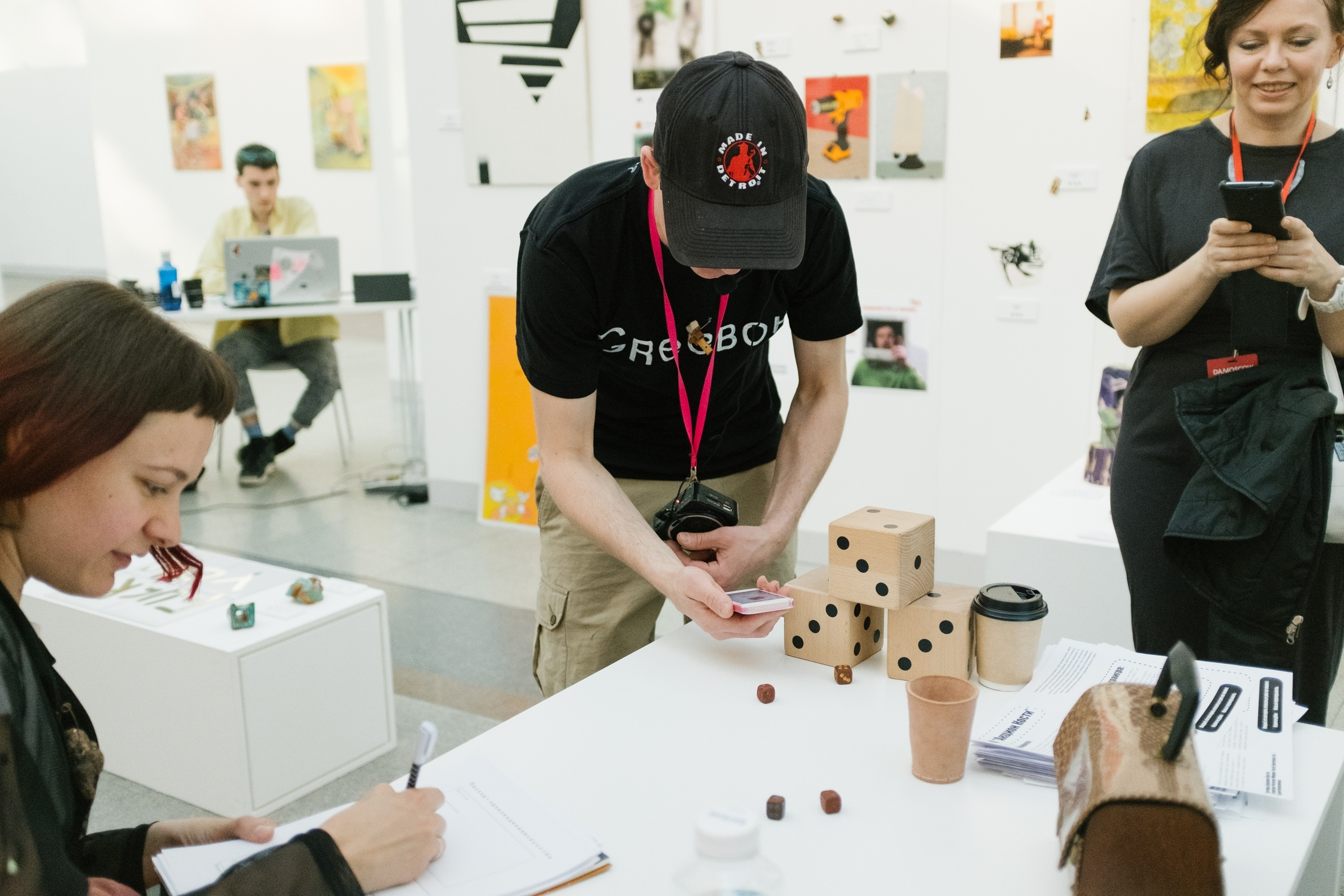 Акцион №11. DA!MOSCOW. Акцион Кости - это игра на произведения искусства