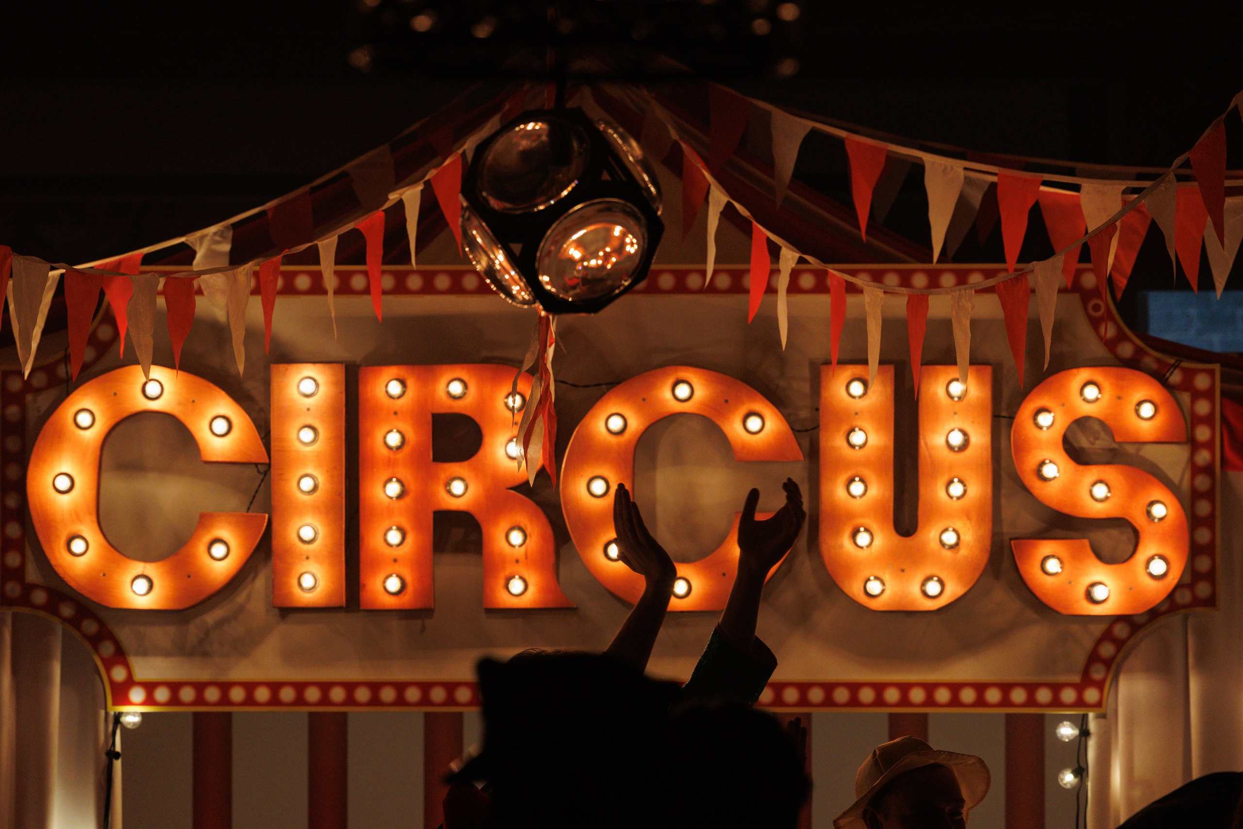 Корпоратив в стиле «Цирк». Репортажный фотограф Ольга Кочетова в Москве