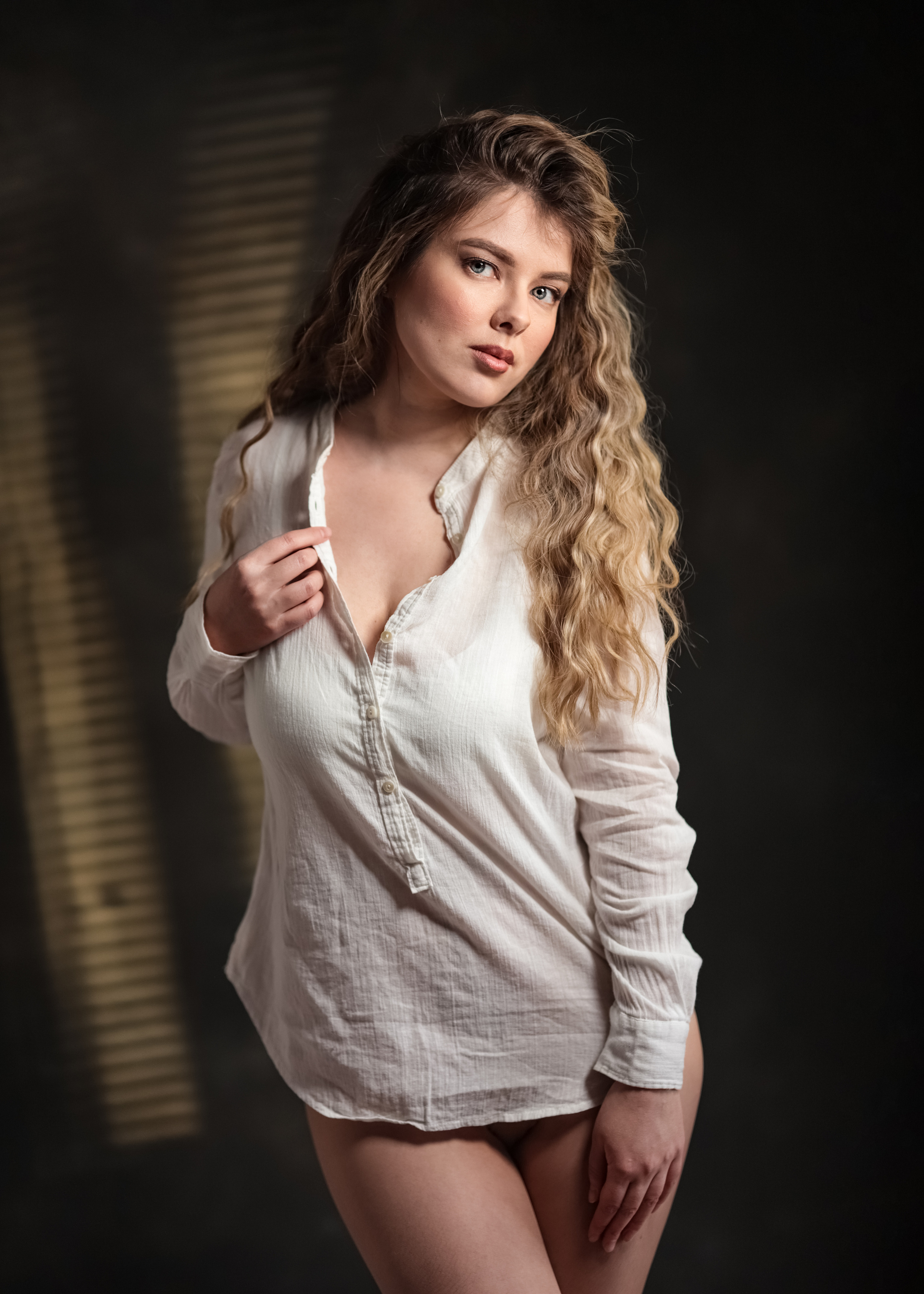 сексуальная девушка в белой рубашке фотограф бастрикова