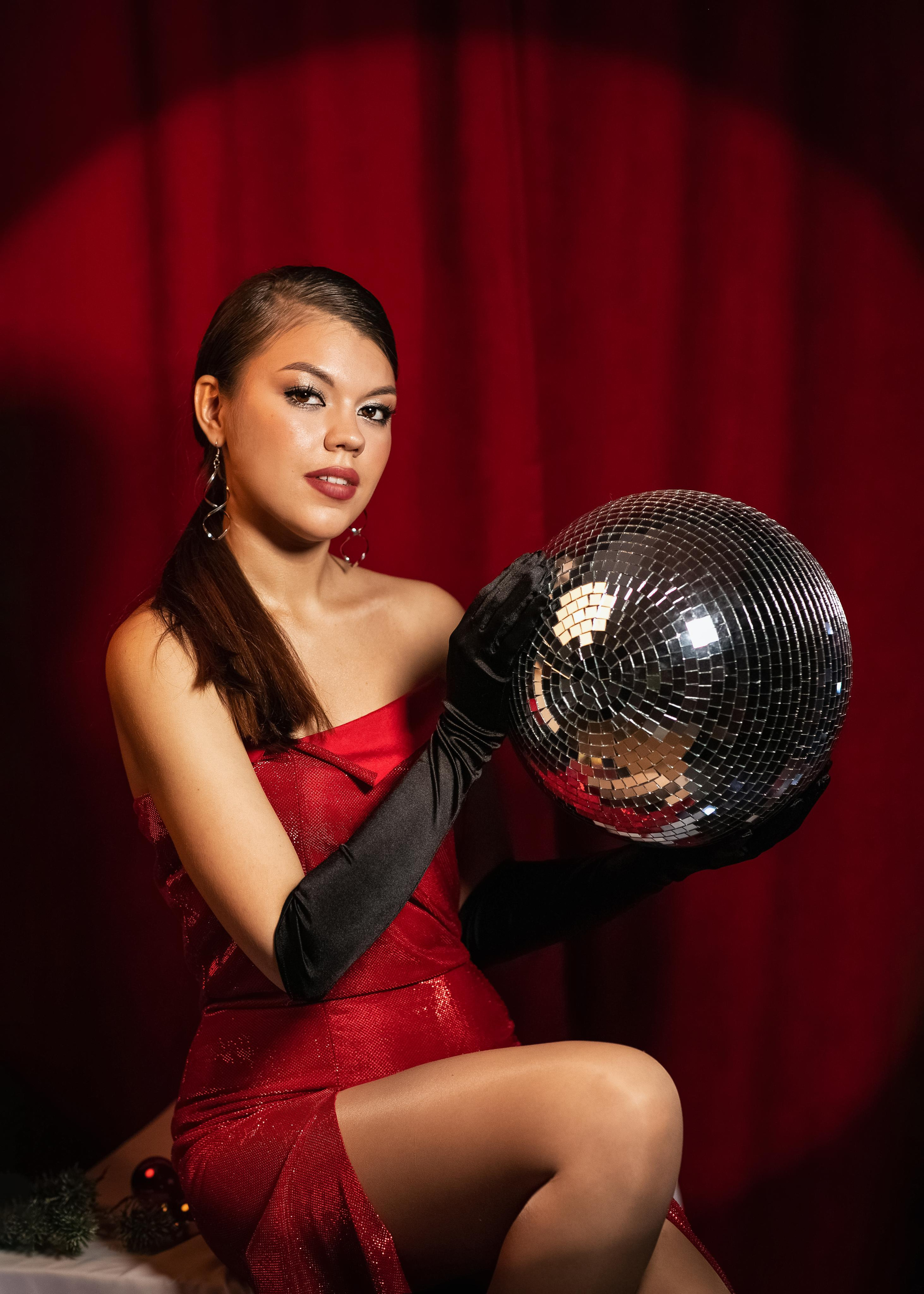 Женская. Меня зовут Марина Бастрикова