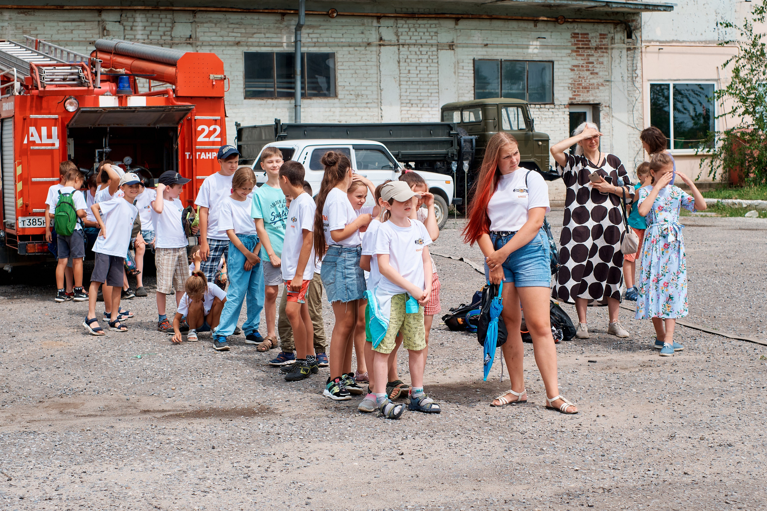 Детский лагерь ДЮНА. Поход в «Пожарно-спасательную часть № 22». Фотограф Таганрог Анна Трайжон