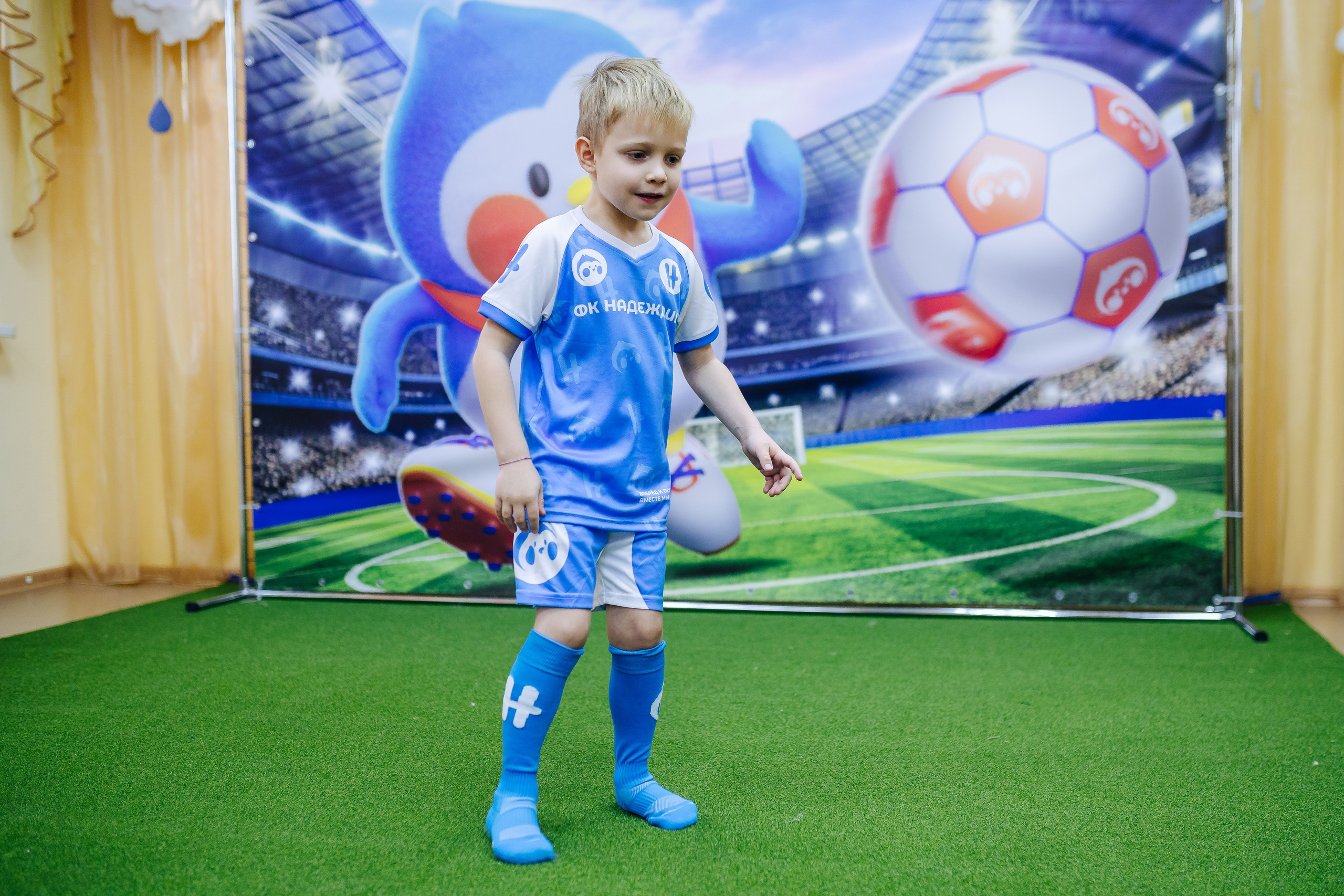 Фотосессия с кубком в детских садах г. Магнитогорска. Денис Прохоров Фотограф в г. Магнитогорск