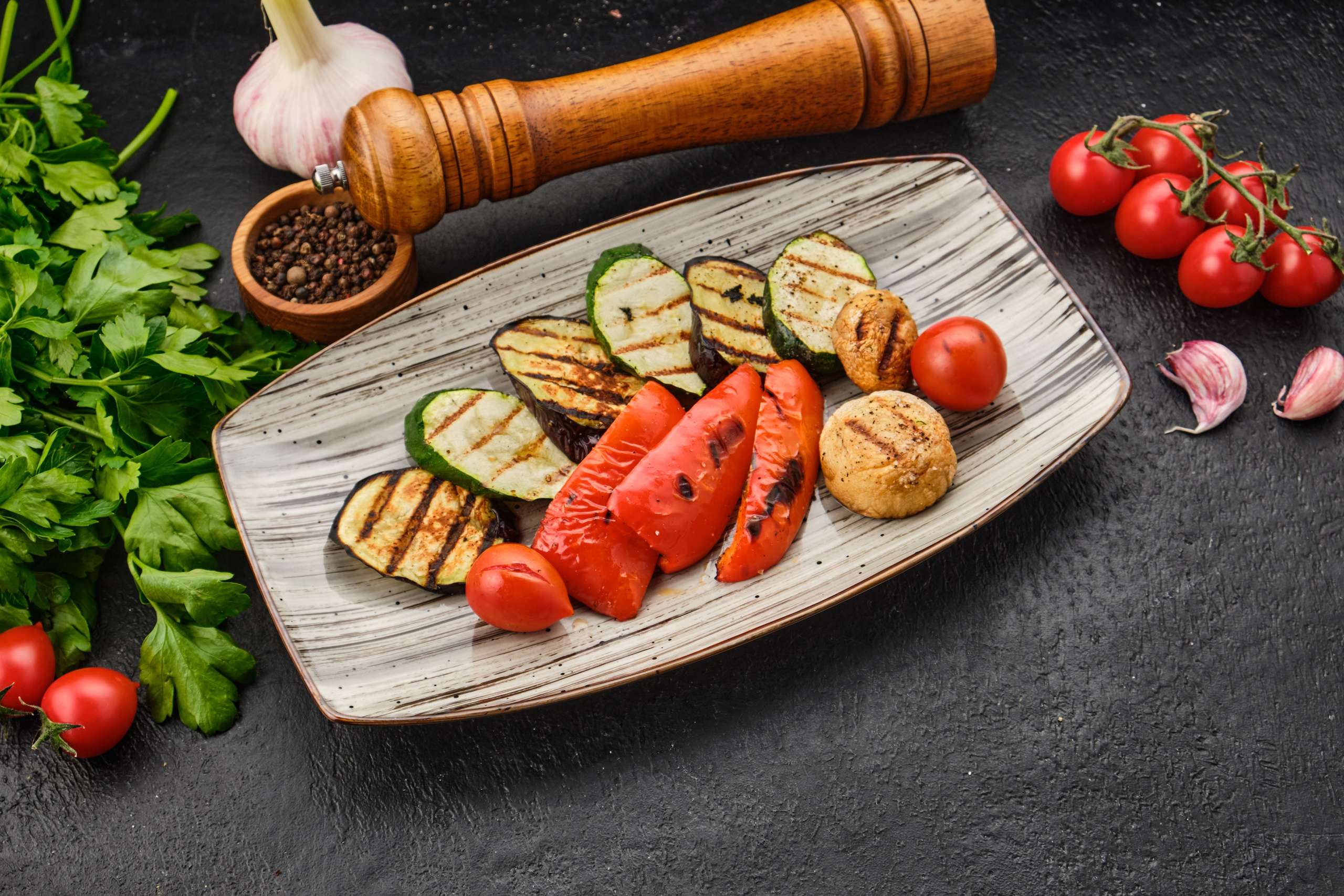 რესტორნის ფოტოგადაღება ბურგერებითა და გრილ მენიუთი | ფუდ ფოტოგრაფი და ინტერიერები თბილისი. კომერციული ფოტოგრაფი თბილისი | კერძებისა და პროდუქციის გადაღება | გორბაჩოვი ვიტალი