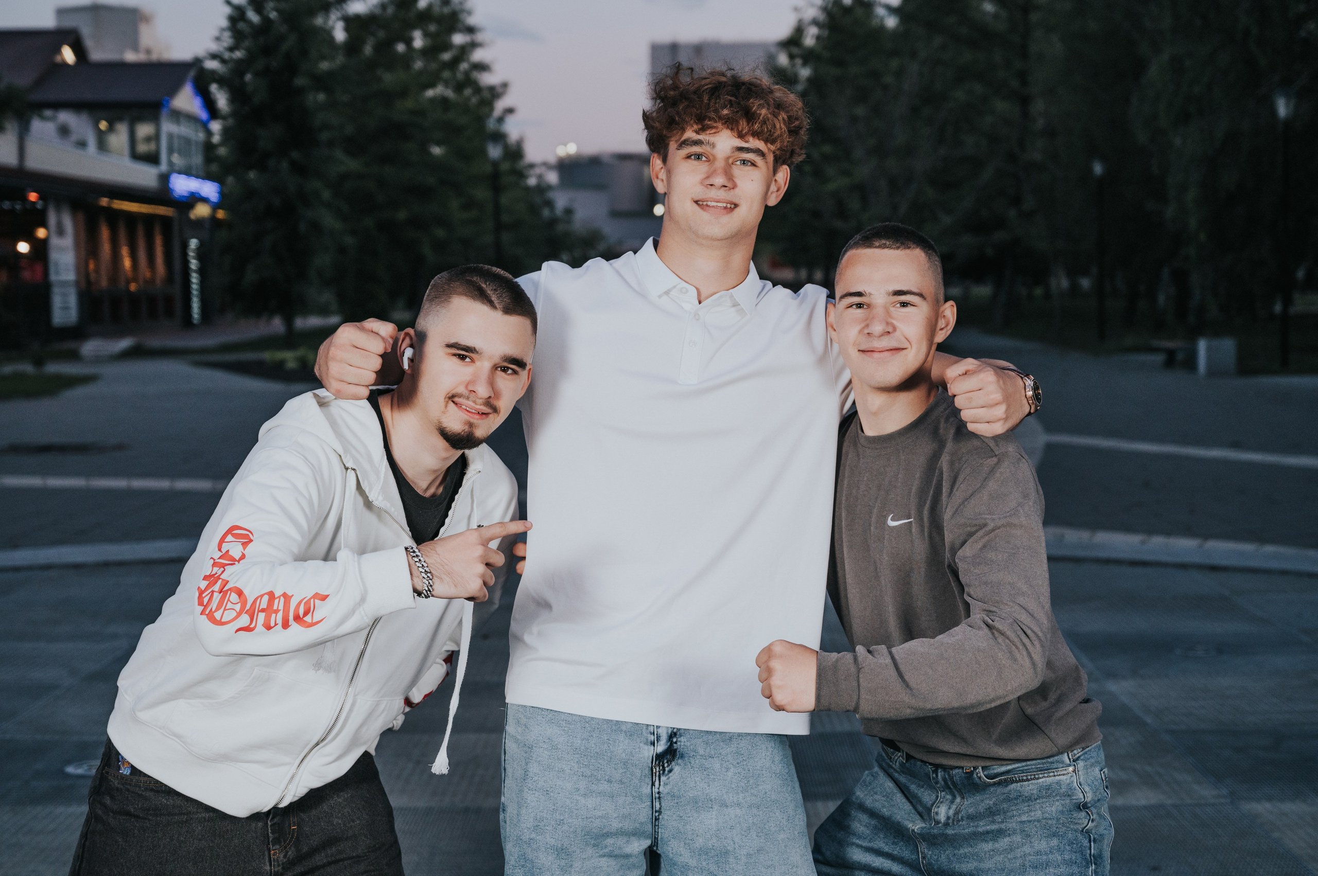 Ночная. Выпускные альбомы и Школьный фотограф в Алексеевке, Бирюче, Красном