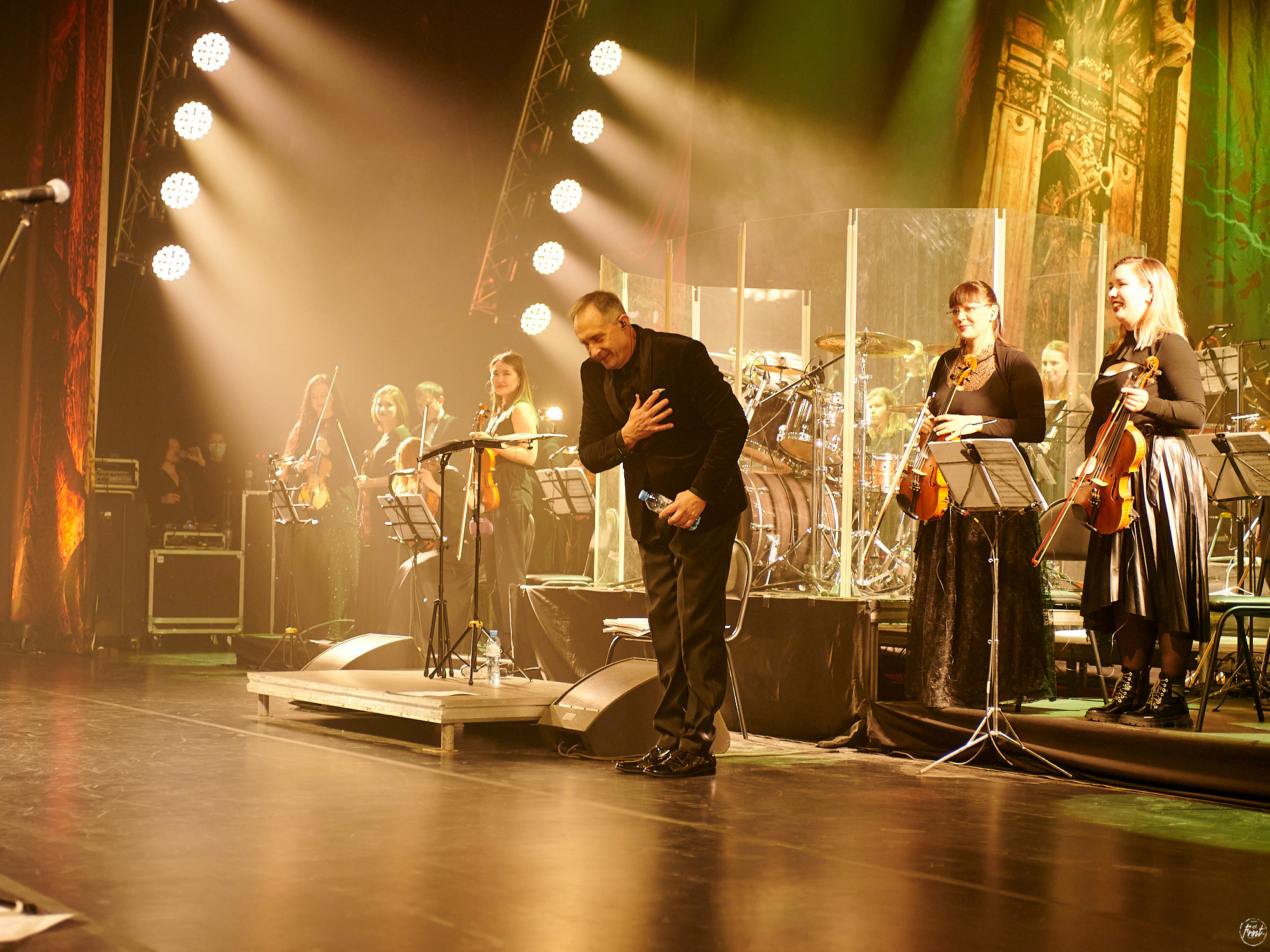 КИПЕЛОВ. Фотографии отовсюду и обо всем