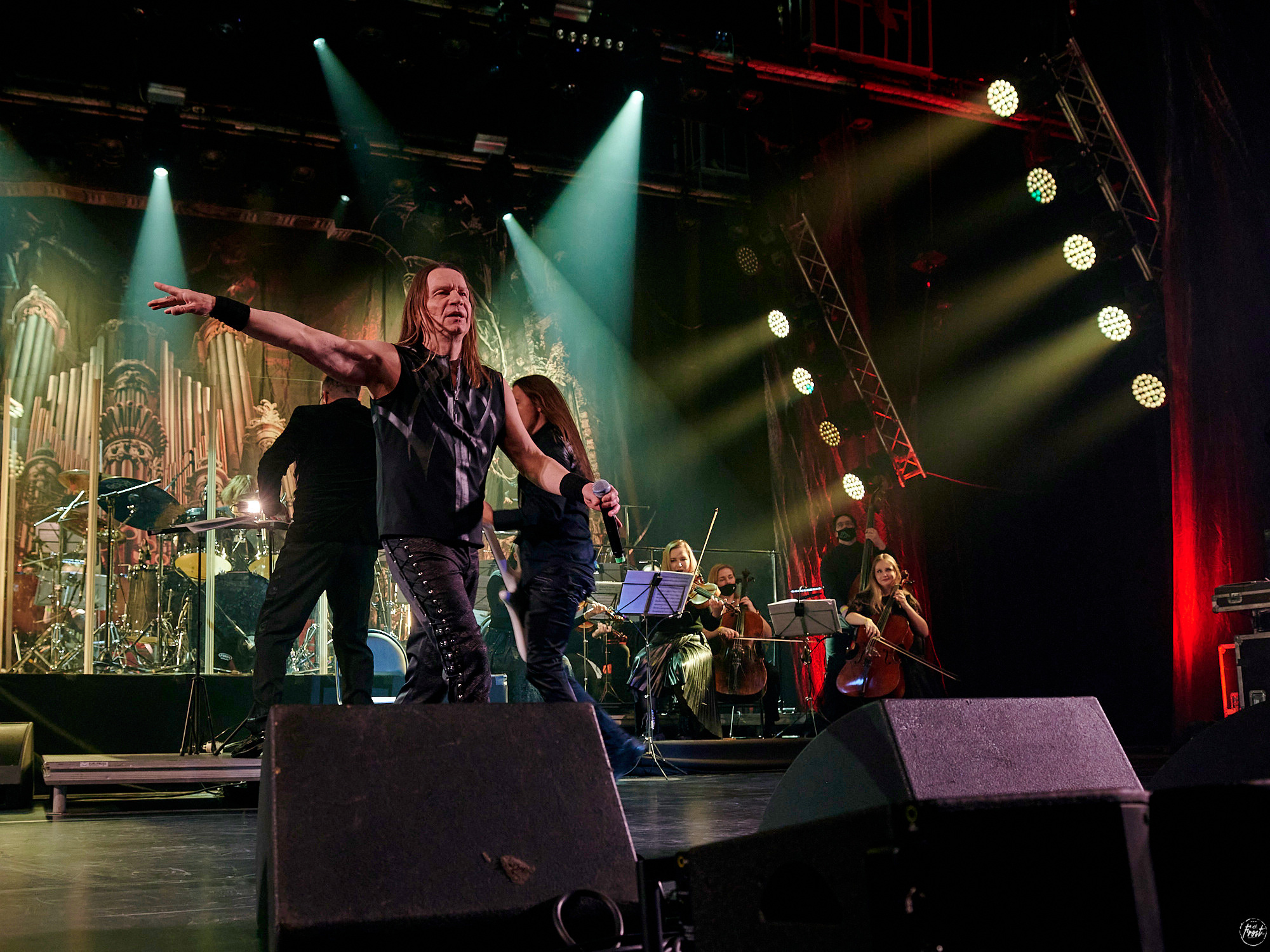 КИПЕЛОВ. Фотографии отовсюду и обо всем