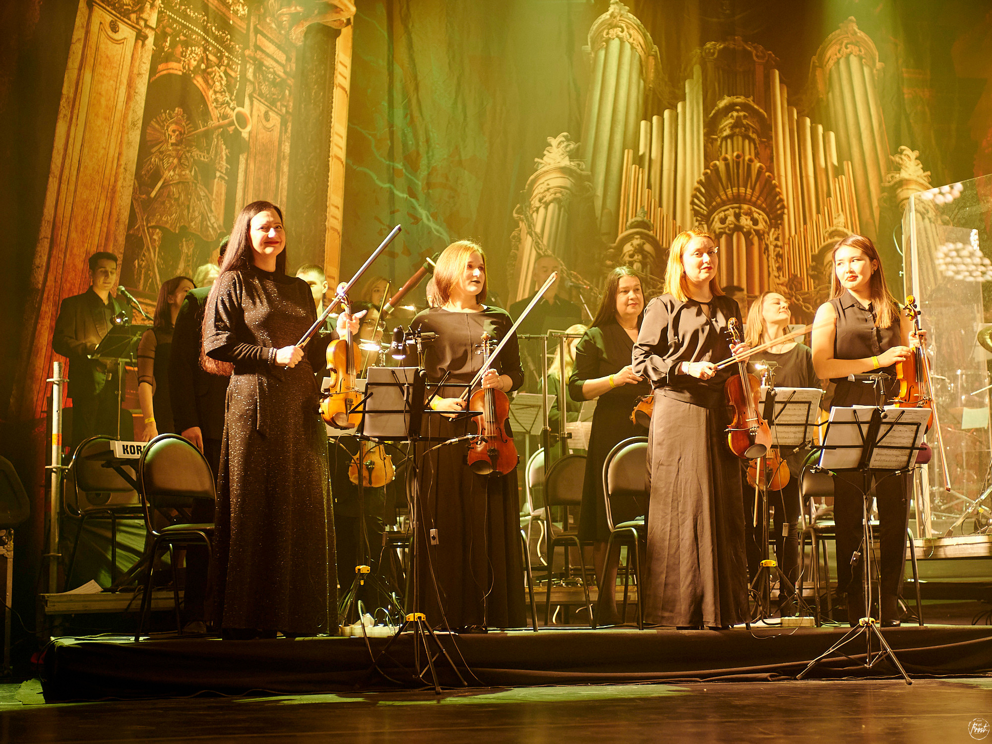 КИПЕЛОВ. Фотографии отовсюду и обо всем