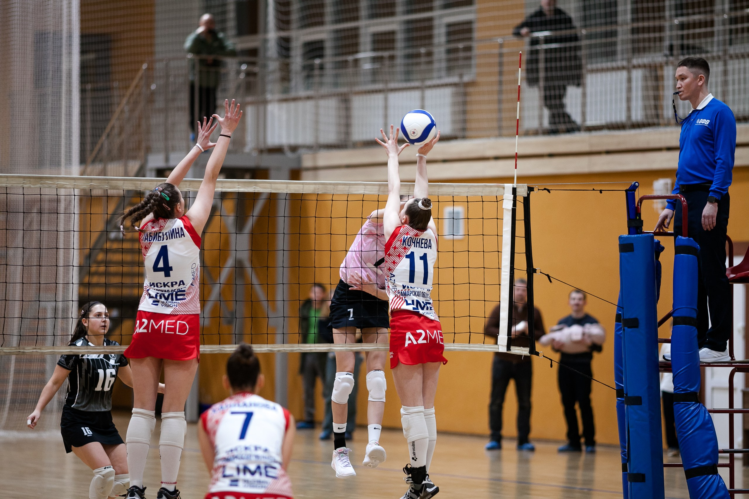 СШ11 — Искра / 1 игра. Фотография