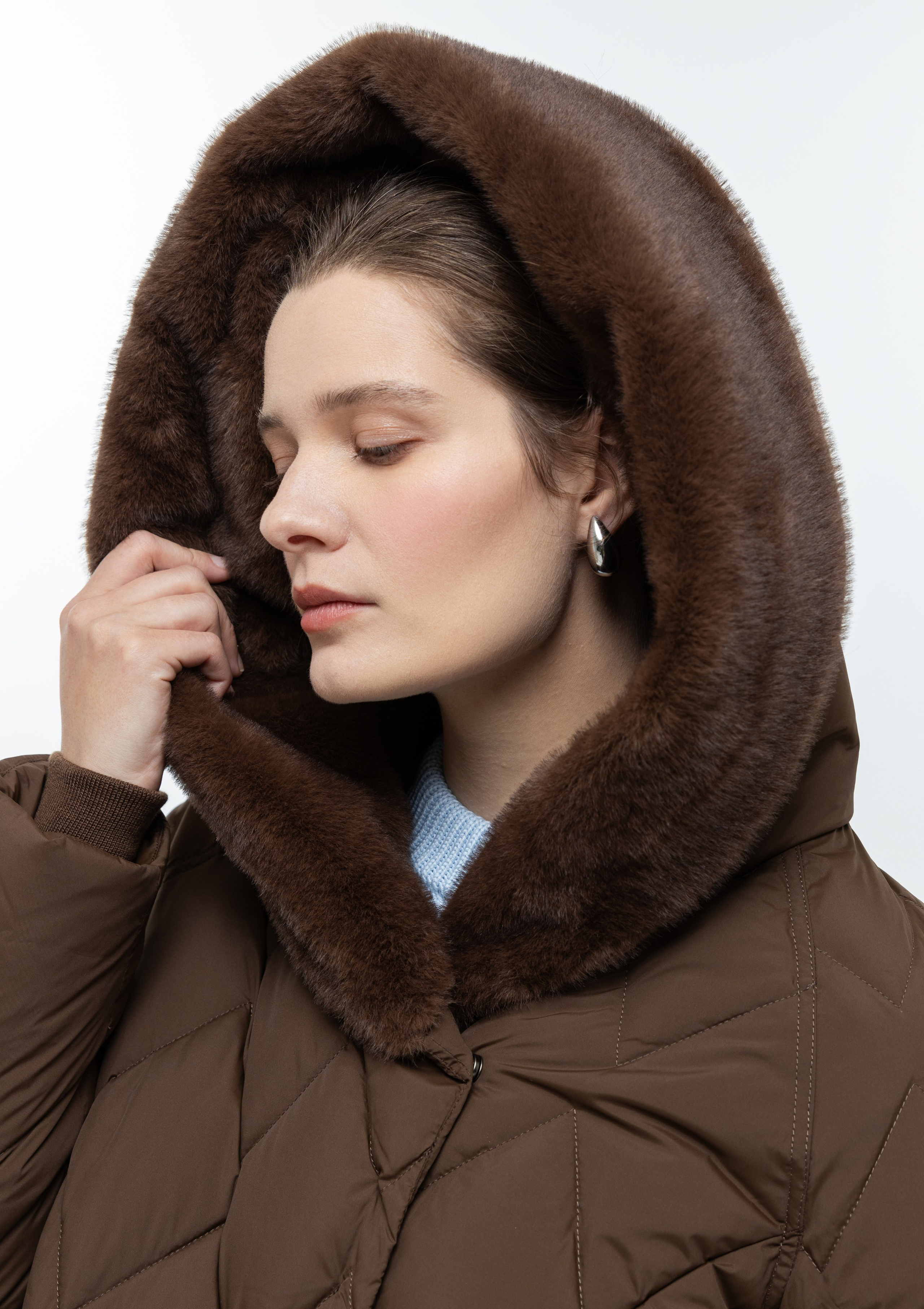 Каталог. Верхняя одежда + трикотаж бренда. 4ч,. Визажист для брендов, Фэшн продюсер Олеся Глушкова