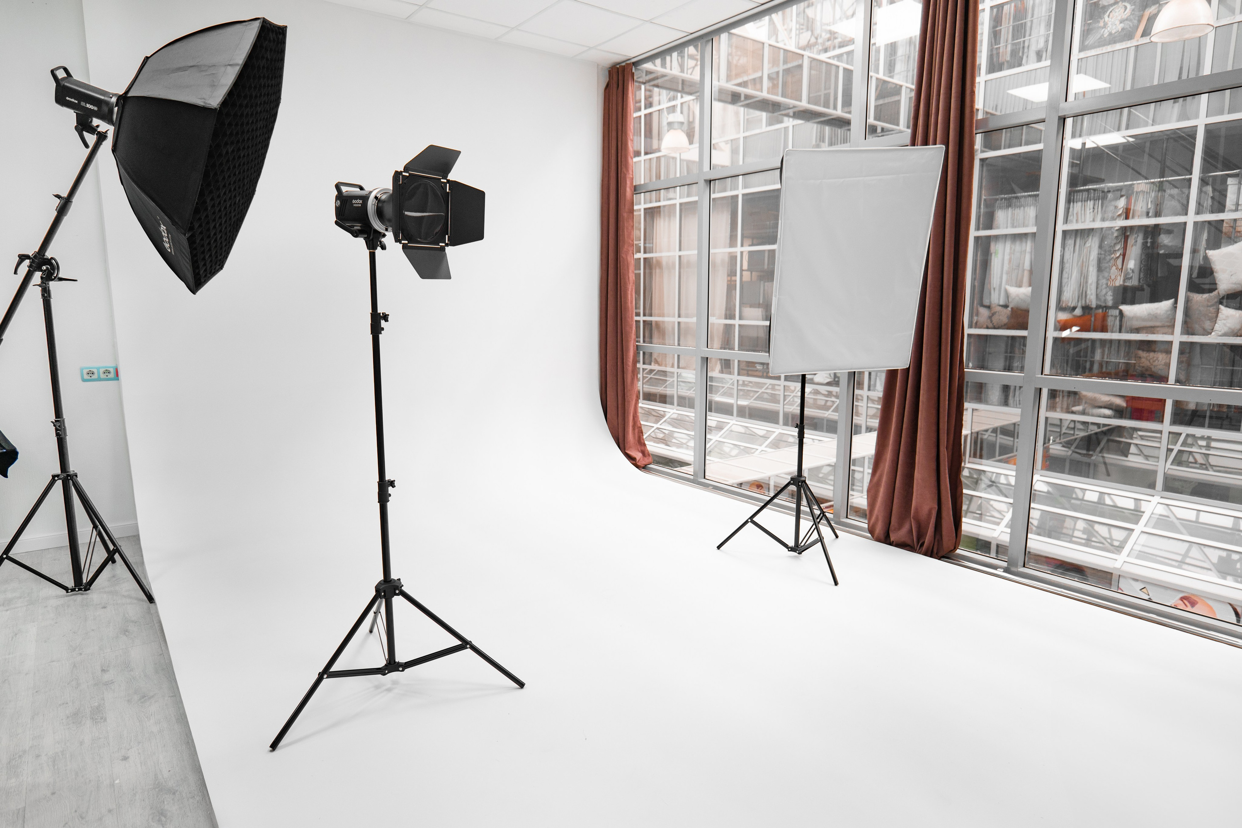 PURE PHOTO STUDIO Аренда фотостудии с циклорамой в Москве. Фотограф в Москве Ксения Насокина