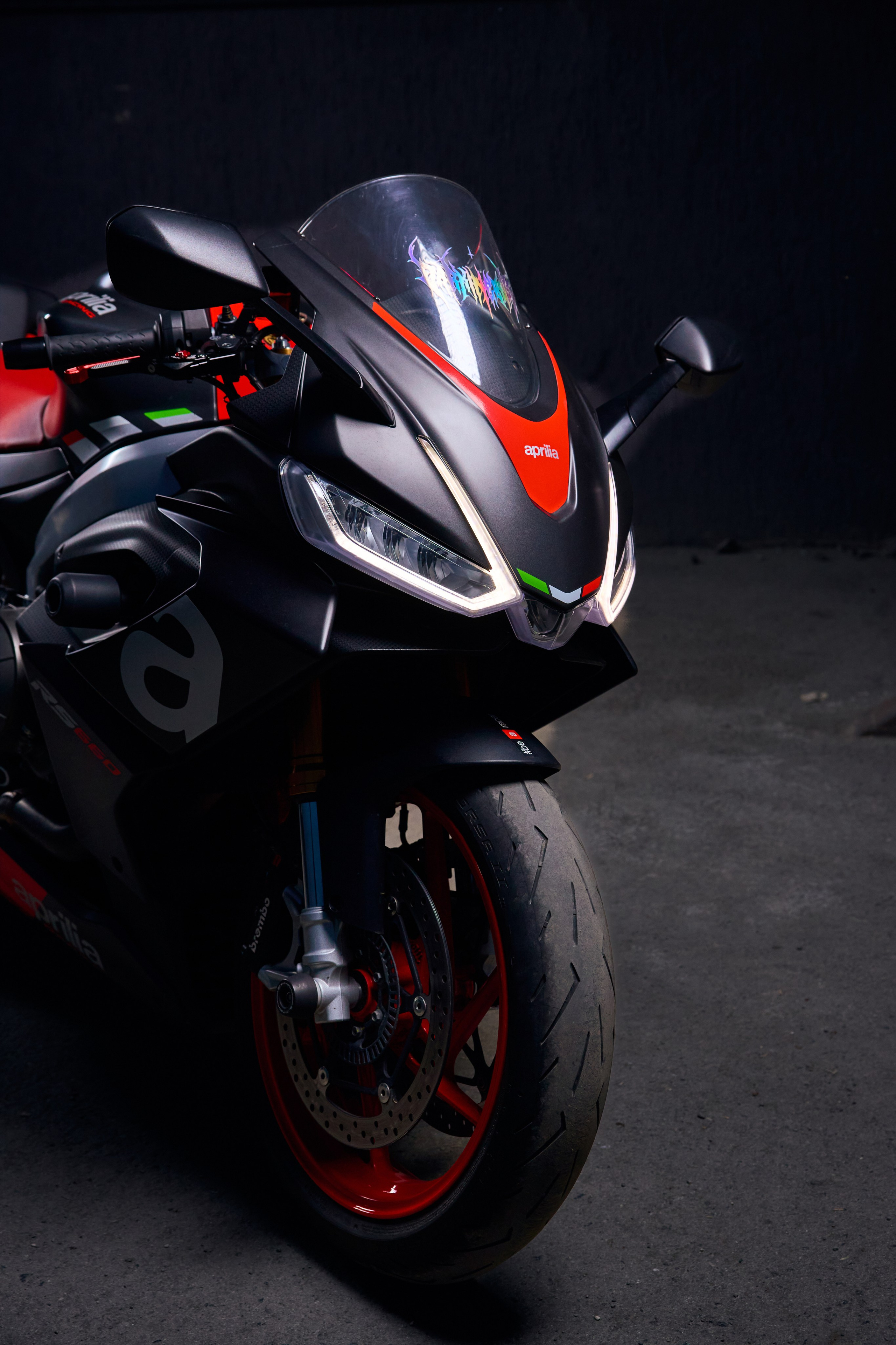 Алиса, Никита и Aprilia. Фотограф и видеограф в Екатеринбурге, Москве и Санкт-Петербурге, Калининграде