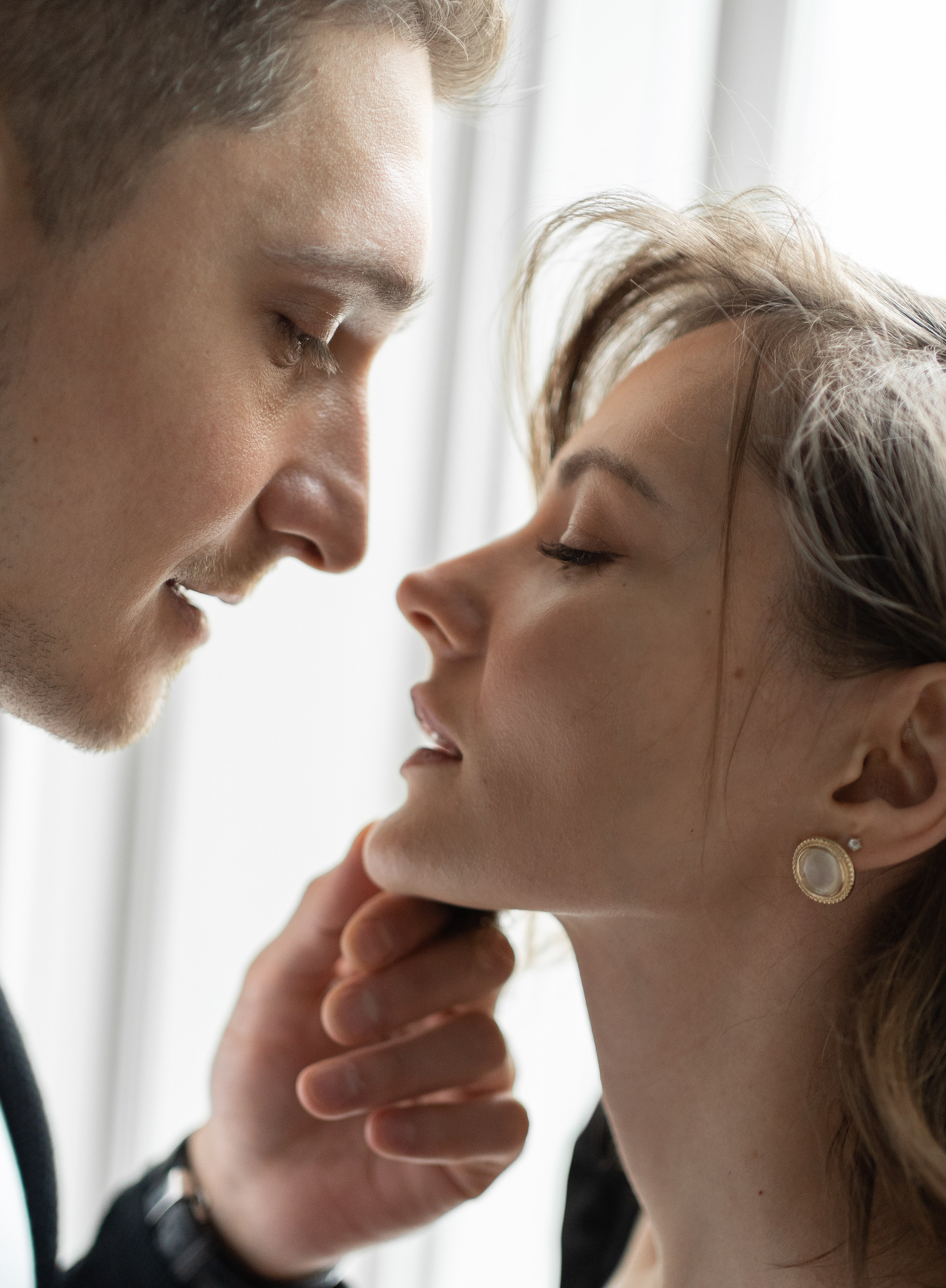 Парижская мелодия II. Главная