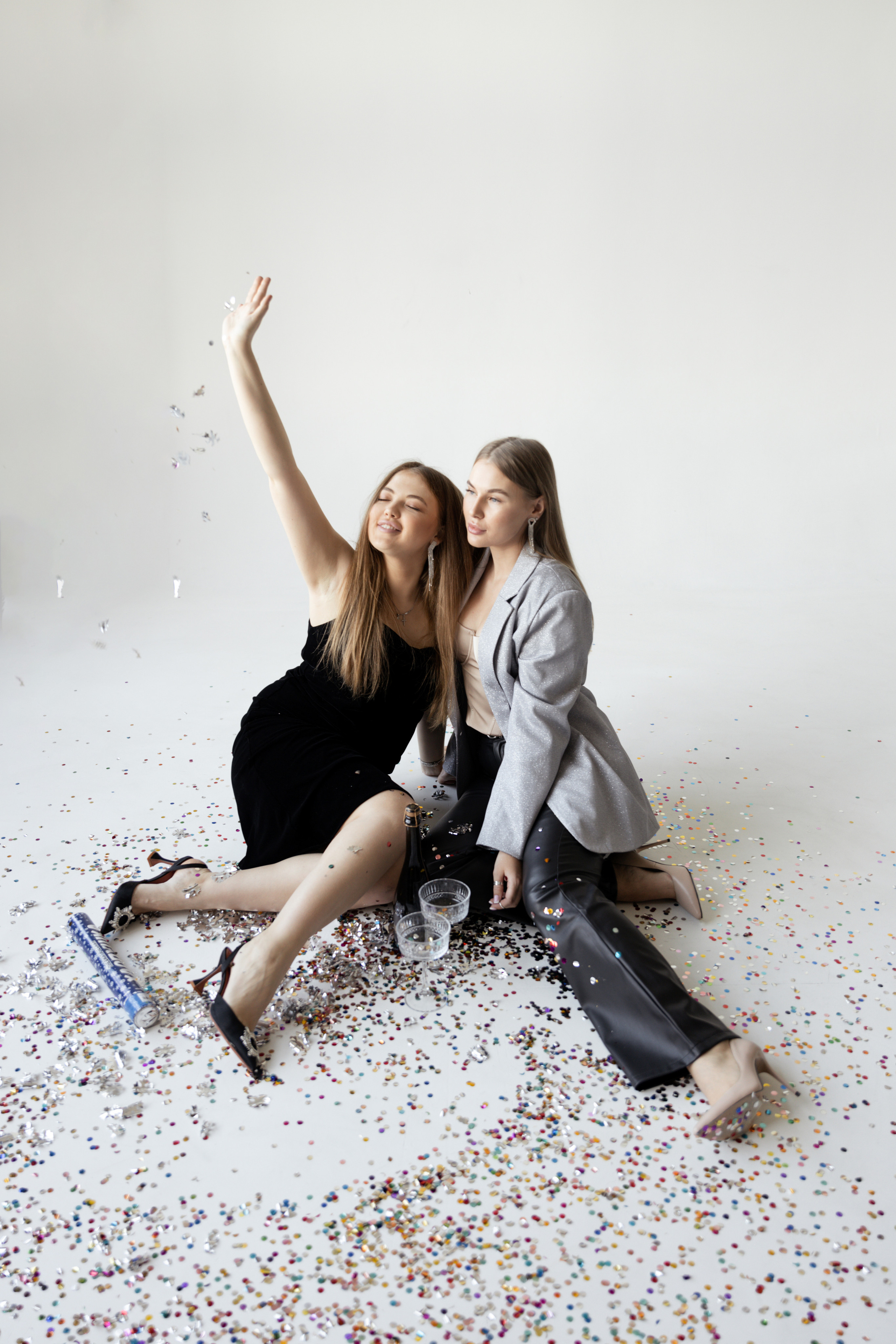 Аня и Кристина. Главная