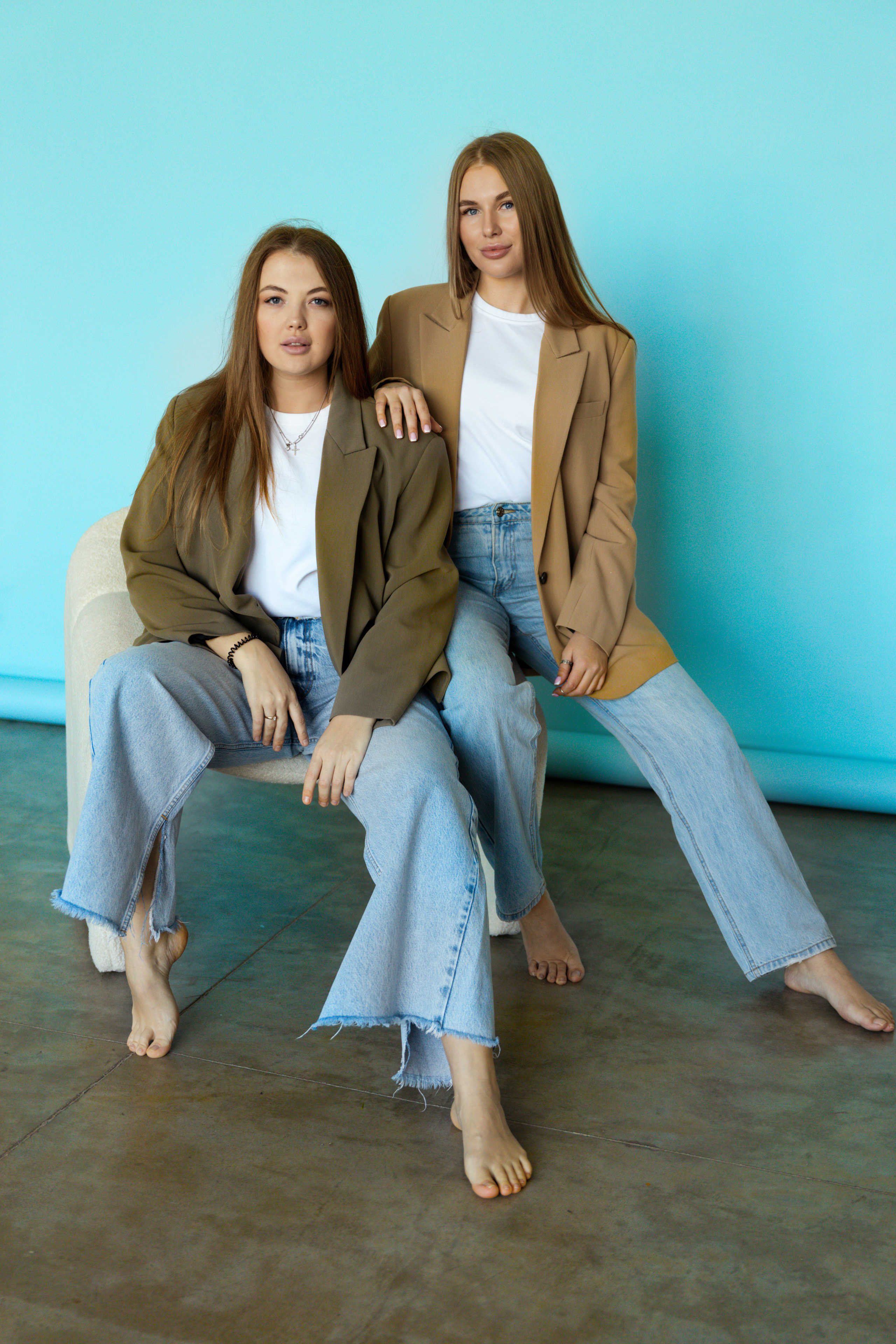 Аня и Кристина. Главная