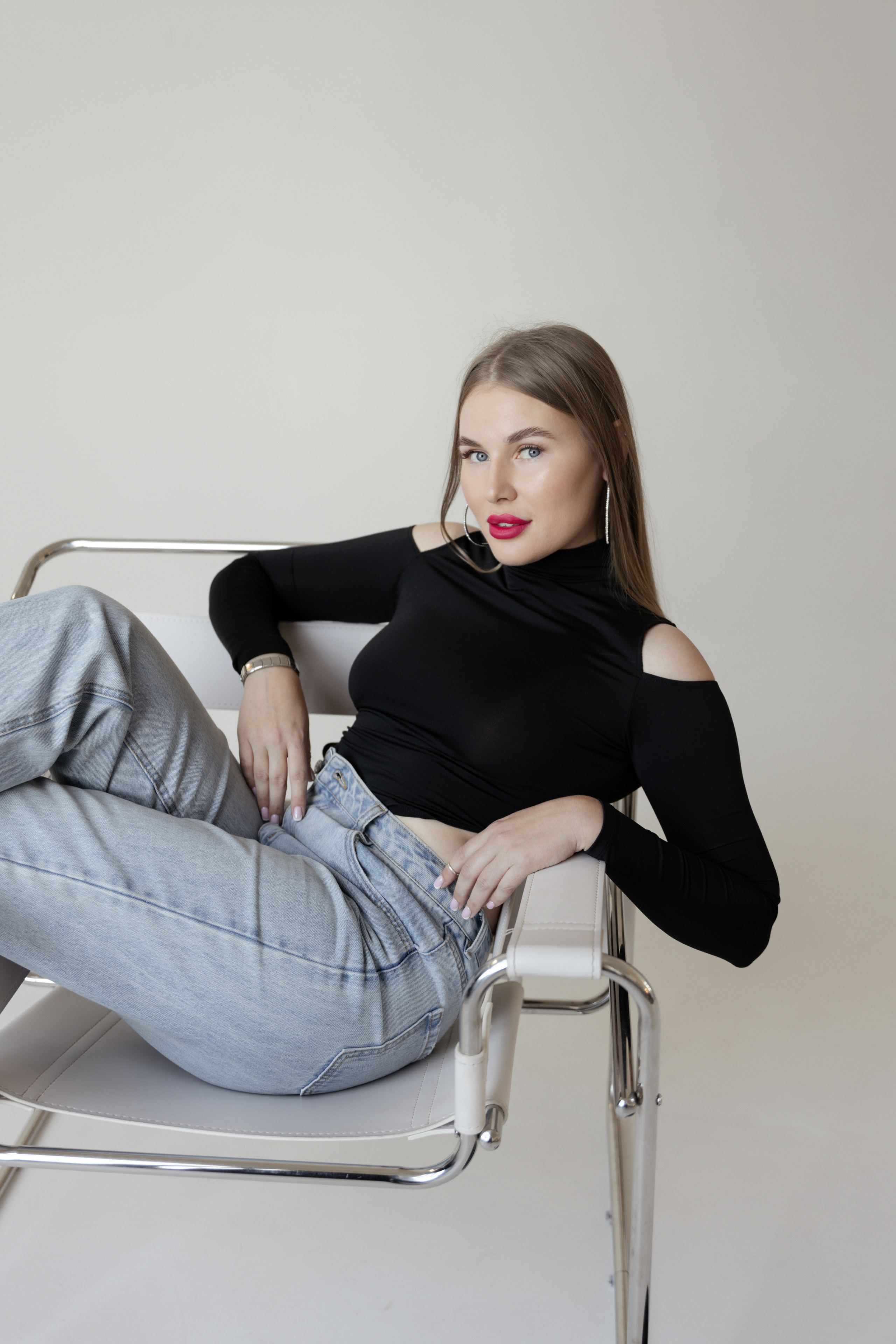 Аня и Кристина. Главная