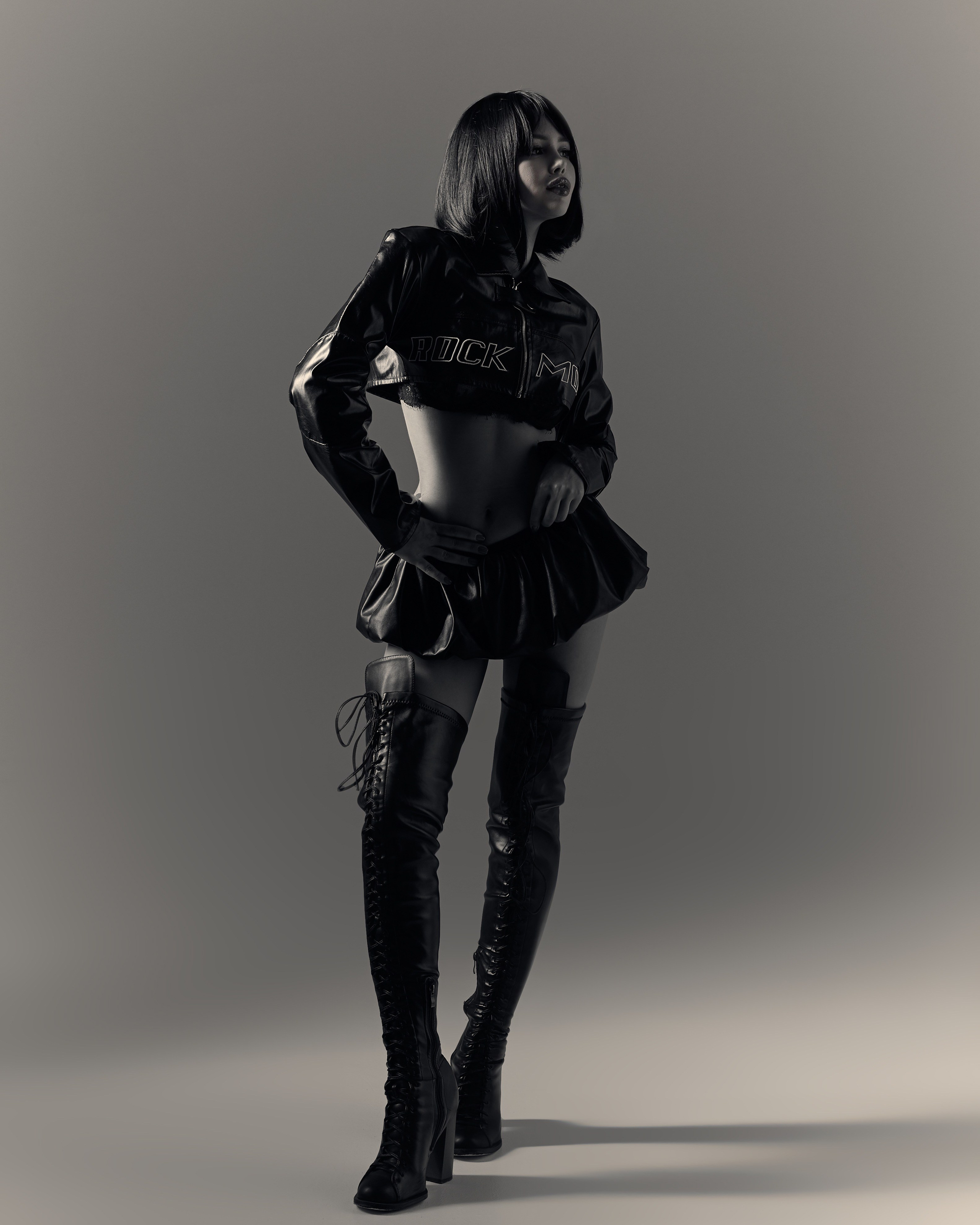 Индивидуальная женская фотосессия с искусственным светом