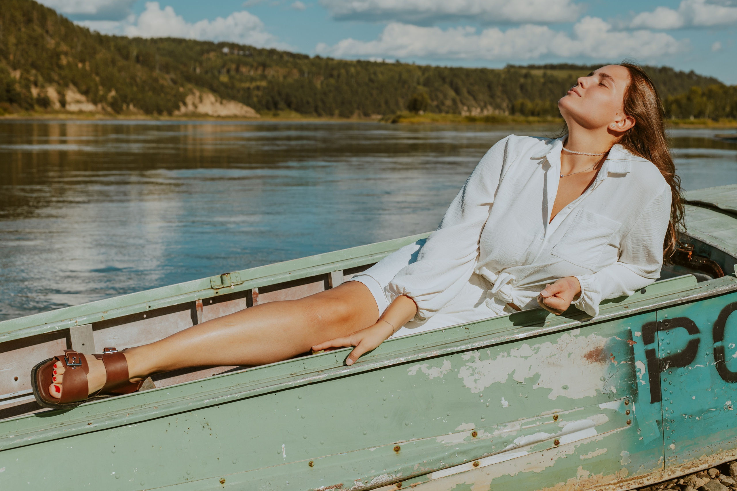 Индивидуальная фотосессия на берегу. Фотограф Ангарск Александра Зарубина