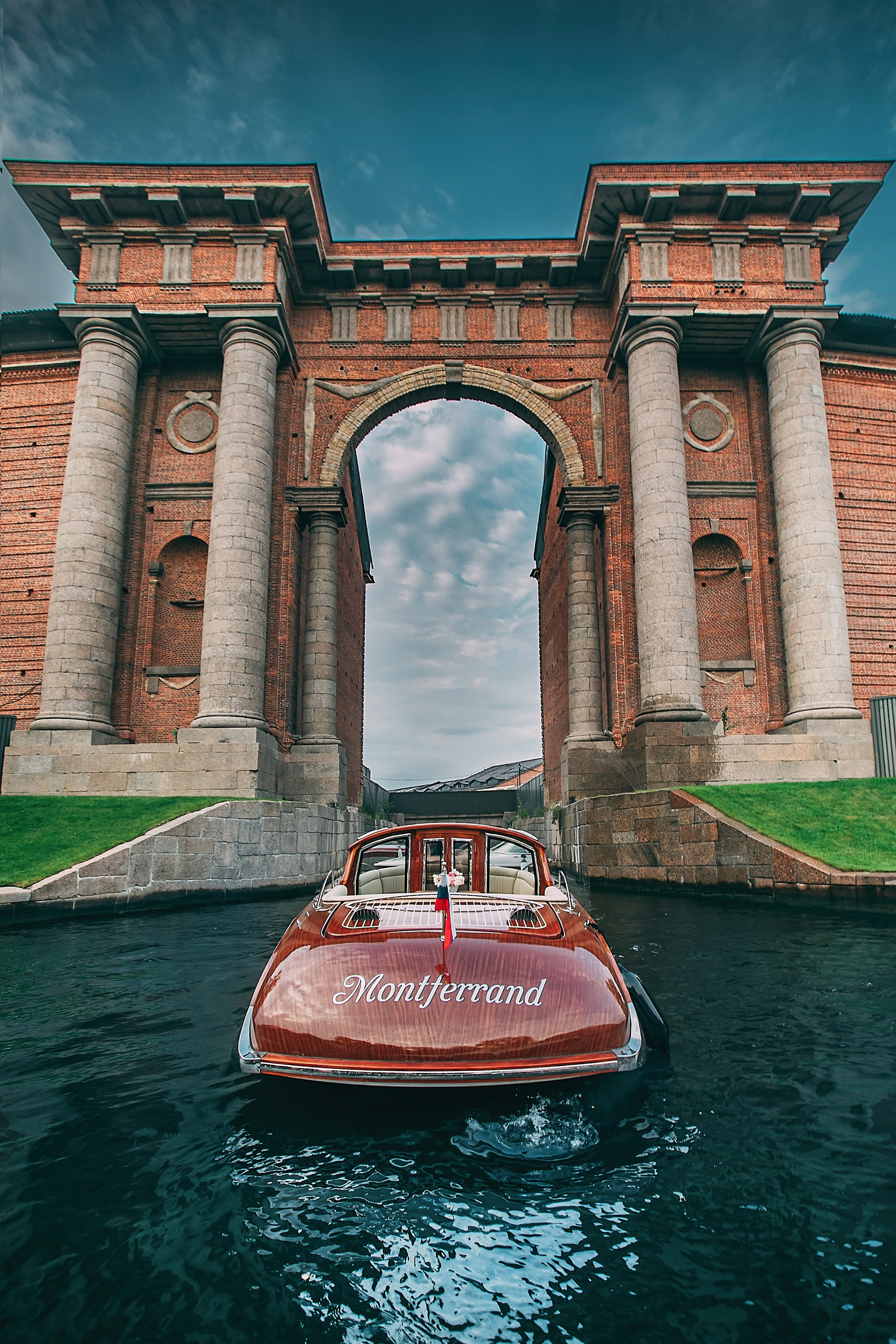 Катер «Montferrand». SPB Rent Boats|аренда катеров и теплоходов