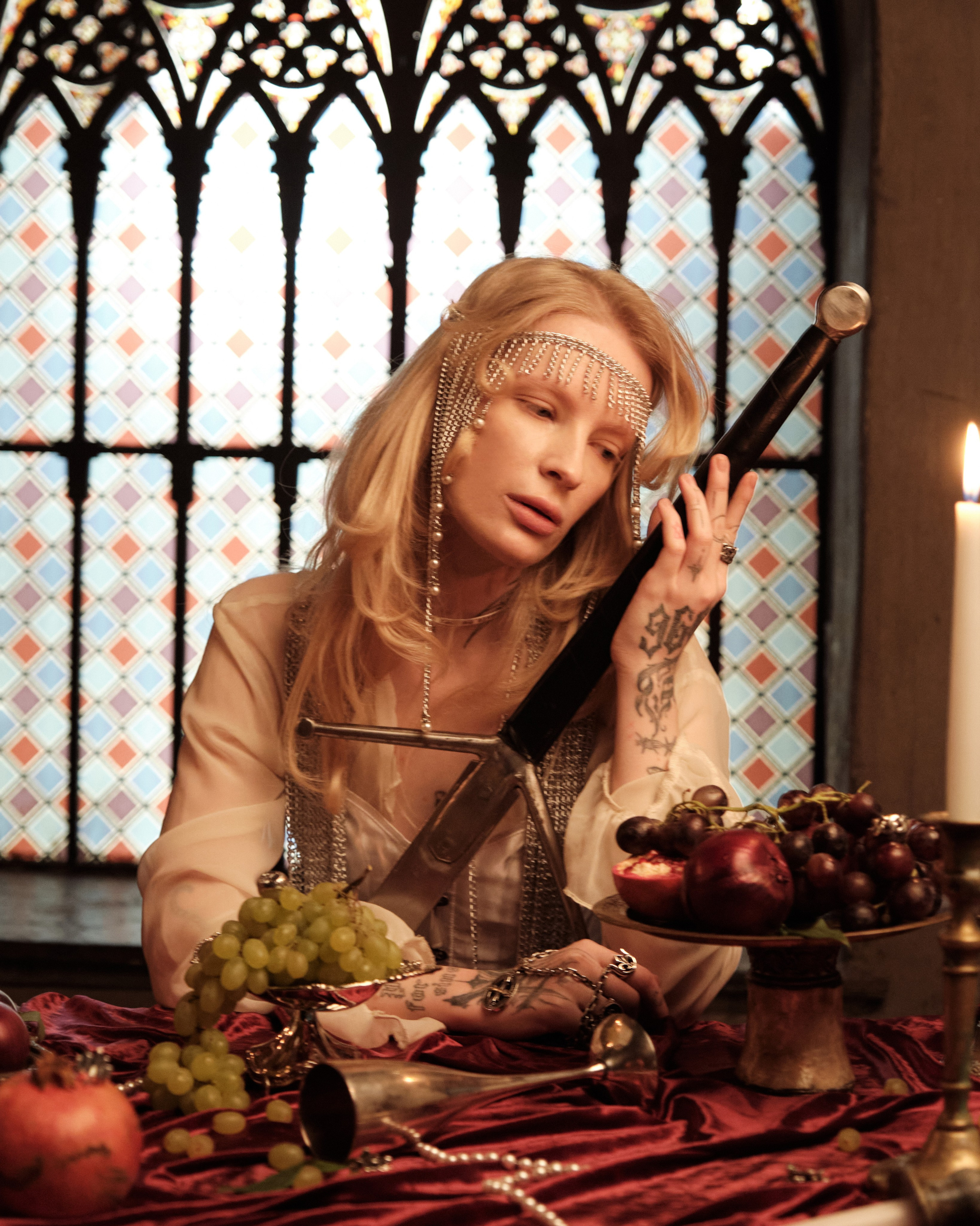 Knight for PRAY FOR MY SINS. Аксёнова Оля — сет-дизайнер, художник-постановщик, Москва