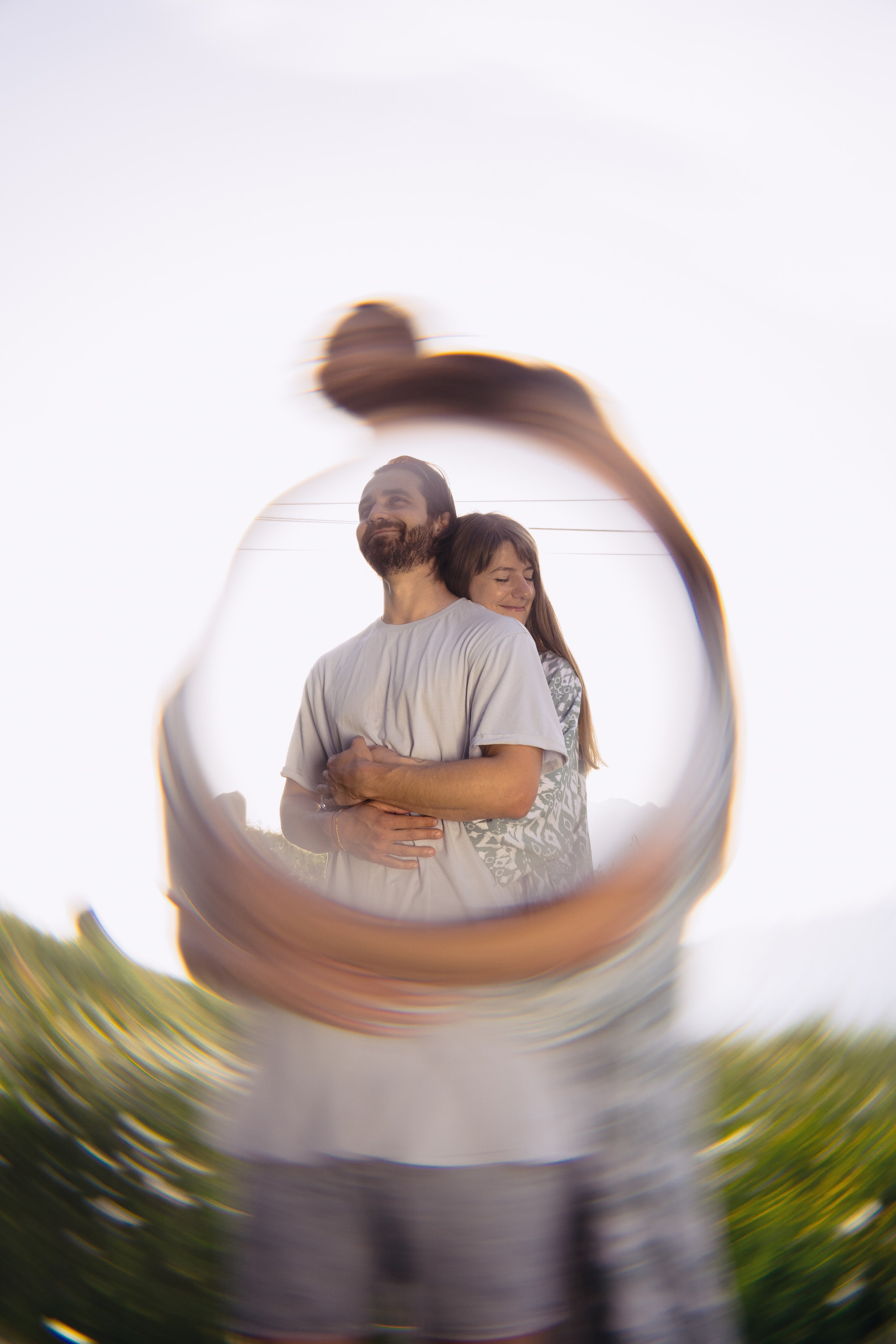 Фотоснимок через призму пары Валерии и Руслана