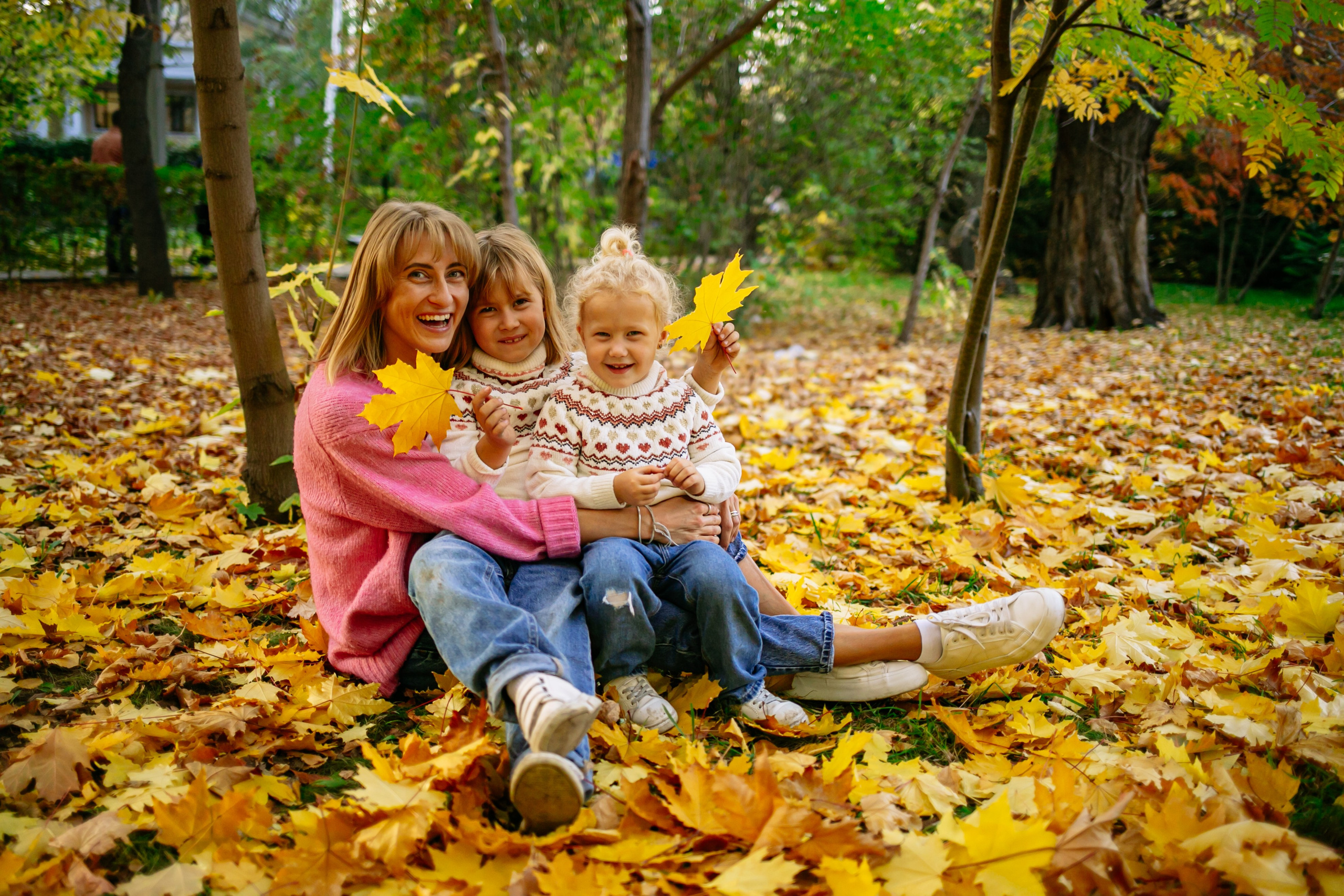 Юля, Анюта, Есения