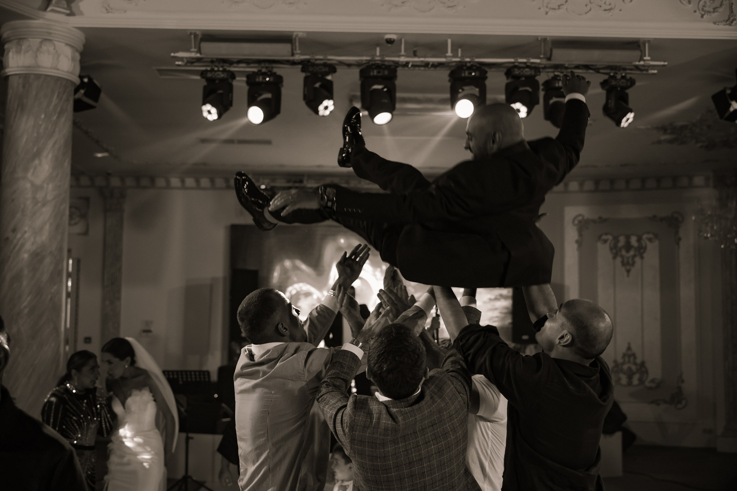 Mrs. & Ms. Главная