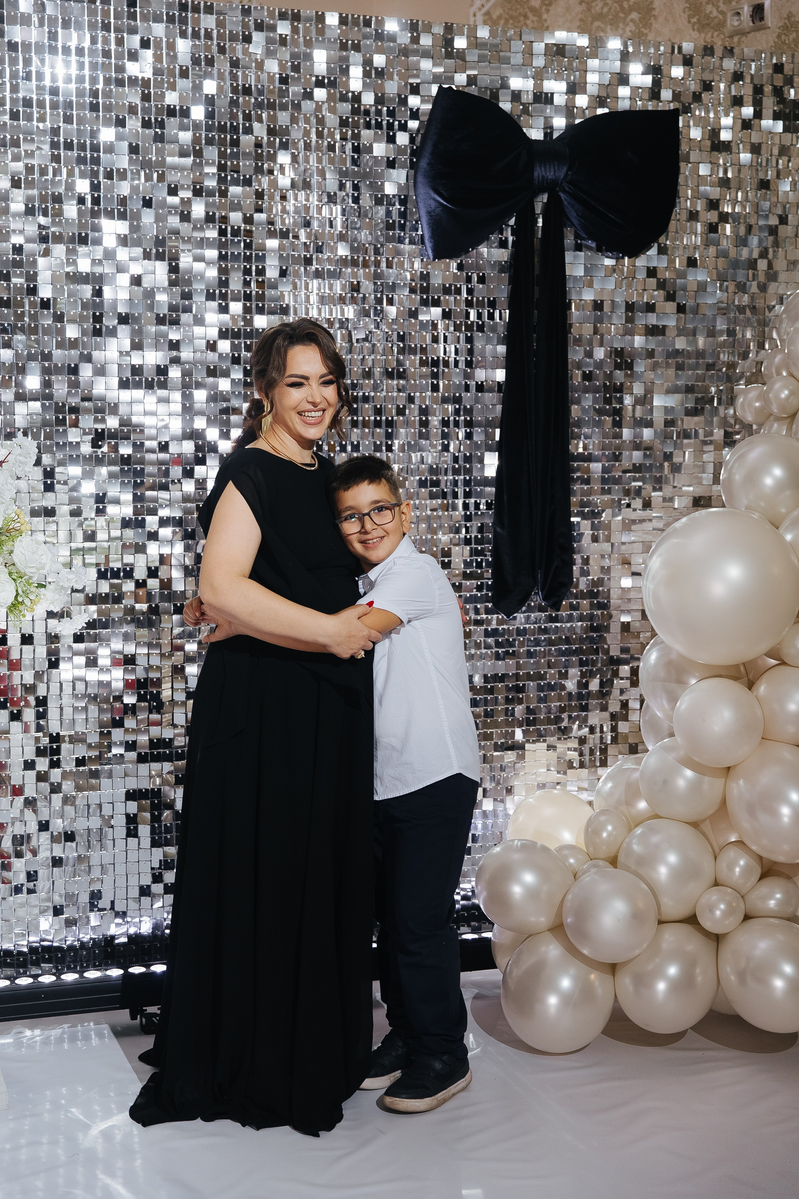 Ани и Назели. 35&5 День рождения, «Янтарь». Фотограф в Красноярске Надежда Воскресенская