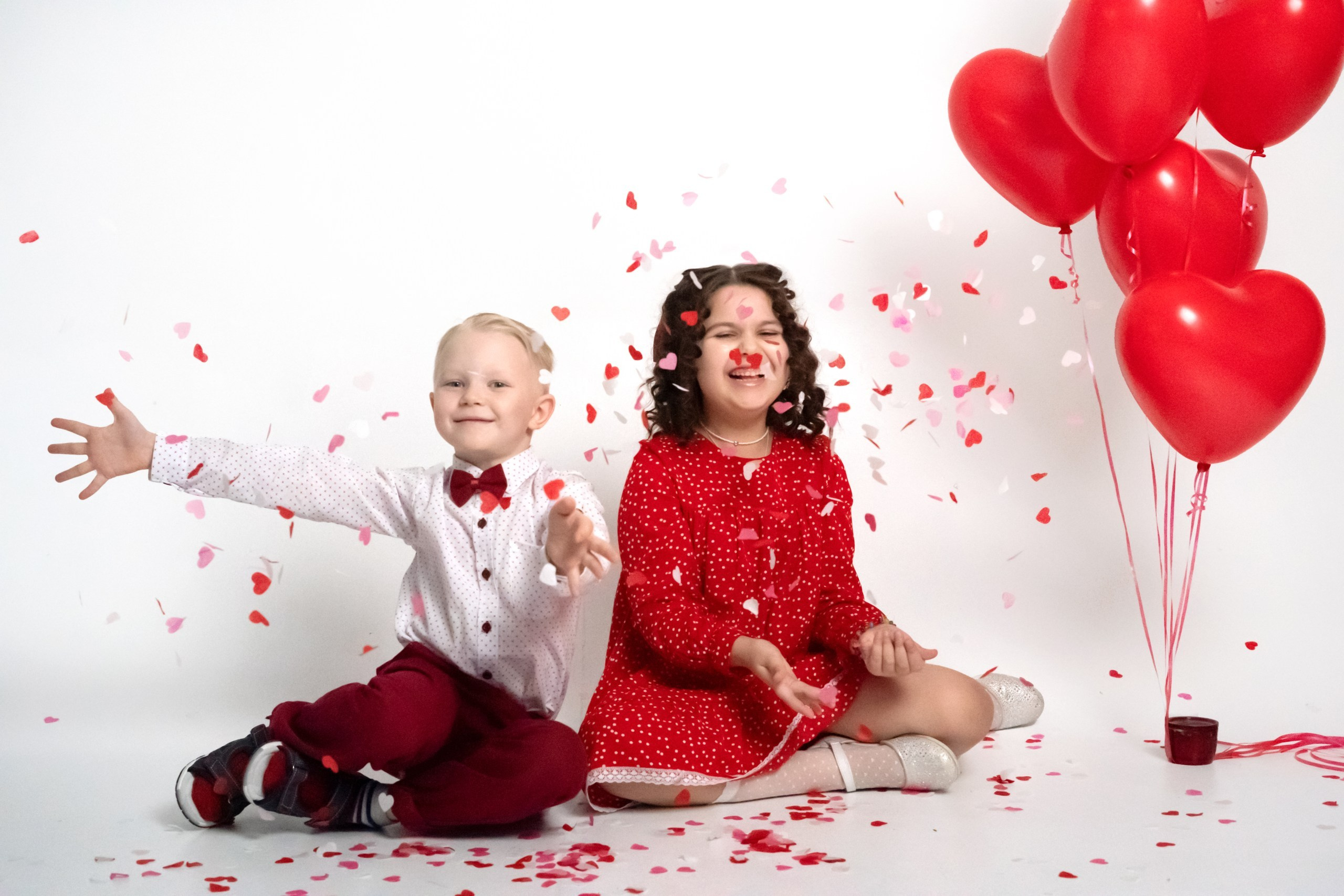 14 февраля в студии с шарами. Мила Посвит Фотограф новорожденных в Тобольске