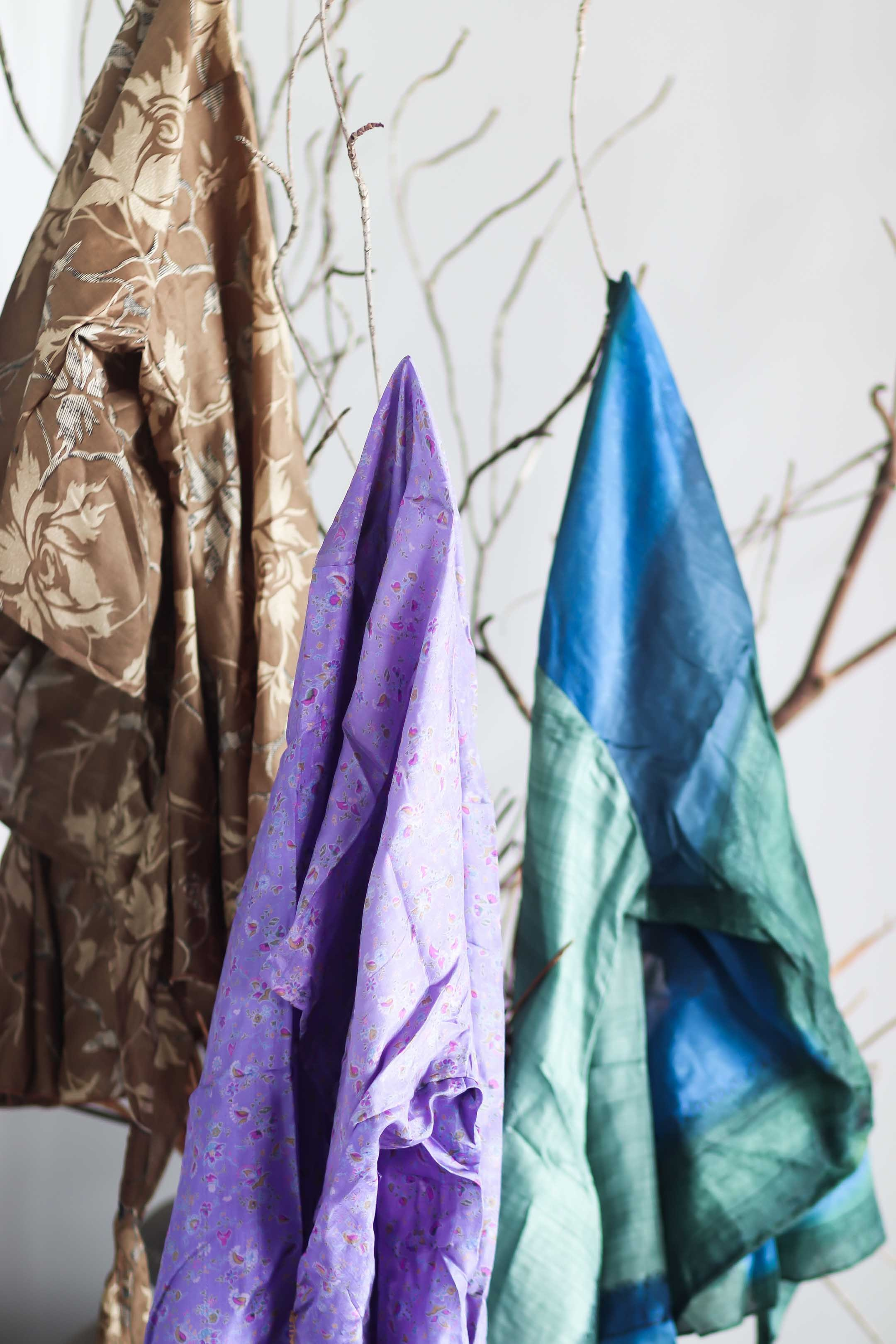 Коллекция купальников бикини. Фотограф на Шри-Ланке