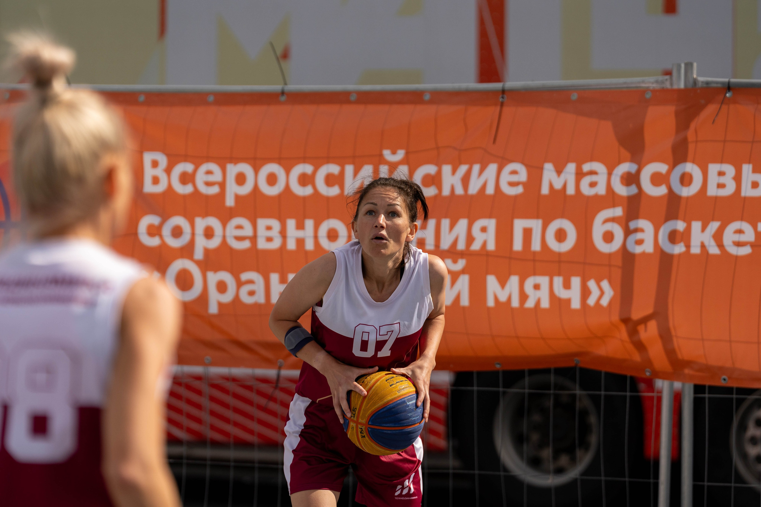 Женская команда 3×3 атакует на турнире «Оранжевый мяч», спортивный фотограф Санкт-Петербург