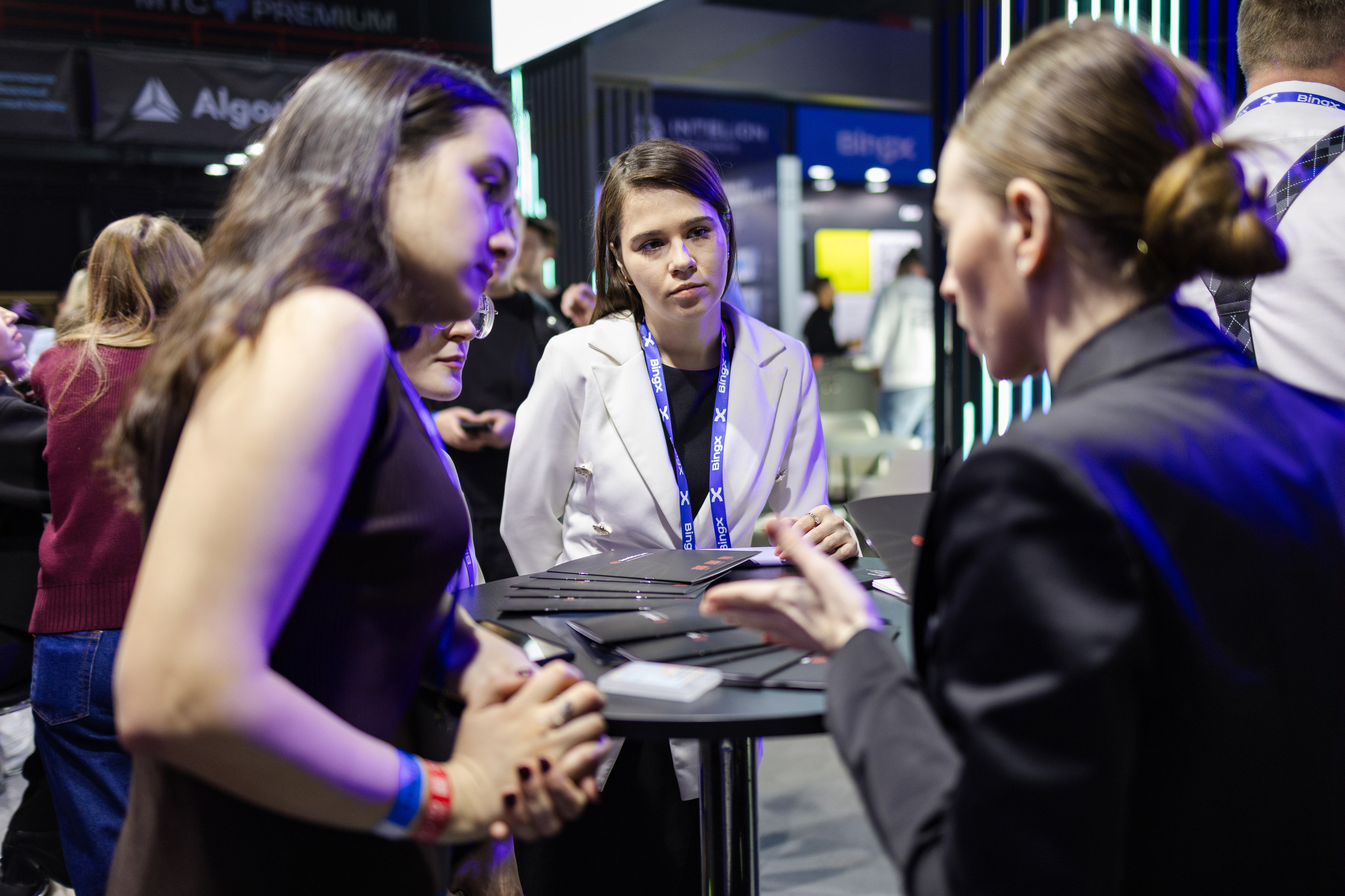 Crypto Summit (1). Свадебный репортажный фотограф в Москве