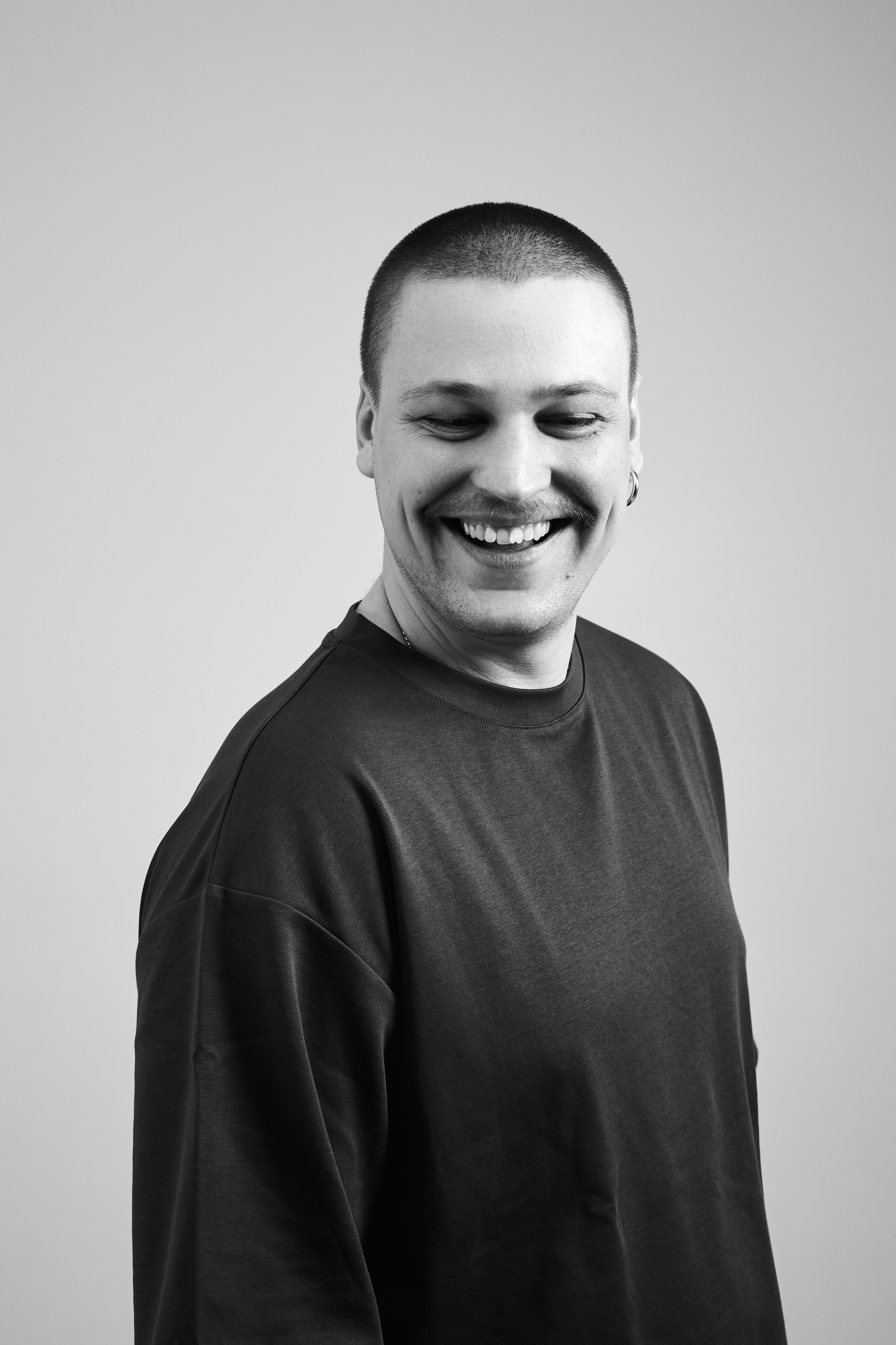 TO BE BAR STAFF 2021