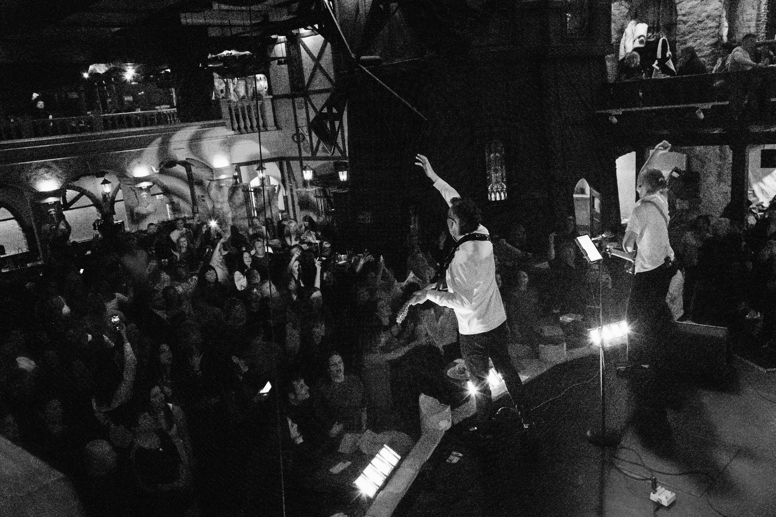 «Бумажный змей» в арт-ресторане «Балаган», Воронеж. Фотограф Наталья Мершина