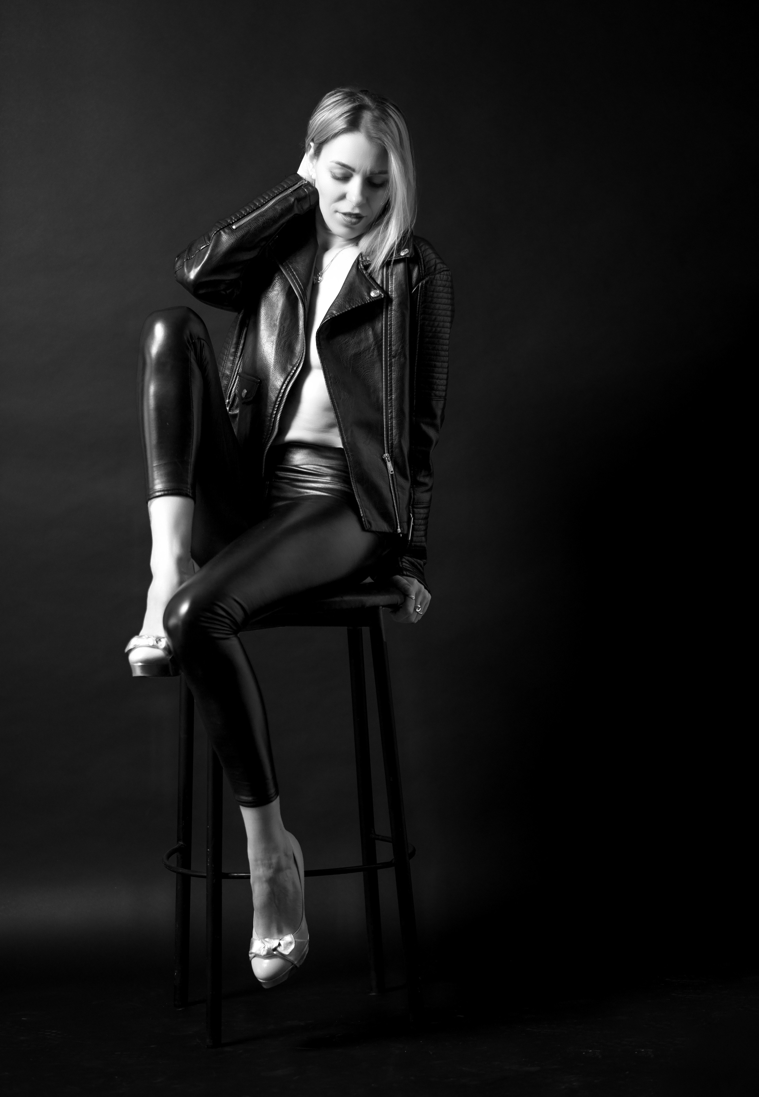 Лидия ЧБ. Сайт фотограф в Керчи Кислый Юрий