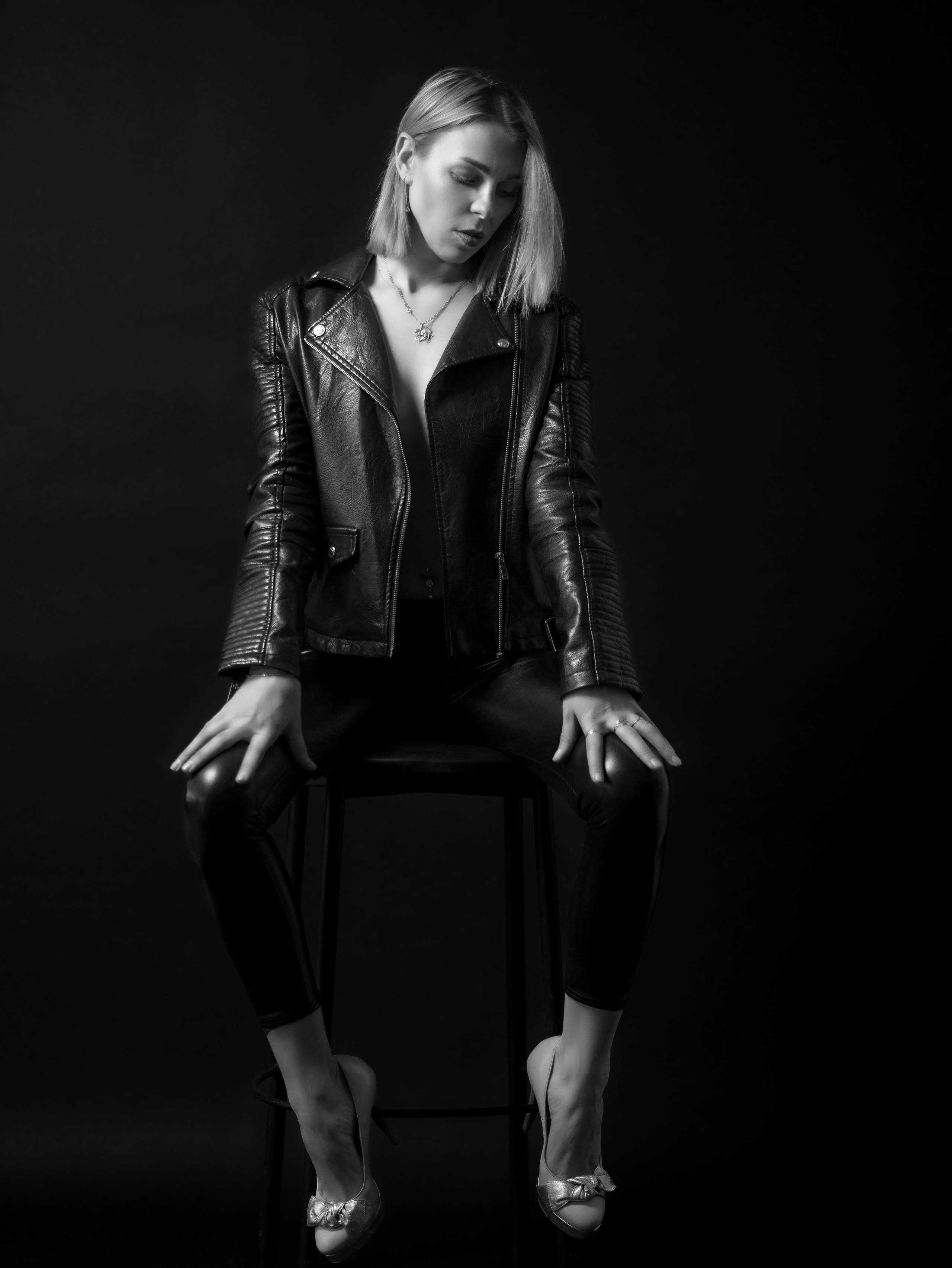 Лидия ЧБ. Сайт фотограф в Керчи Кислый Юрий