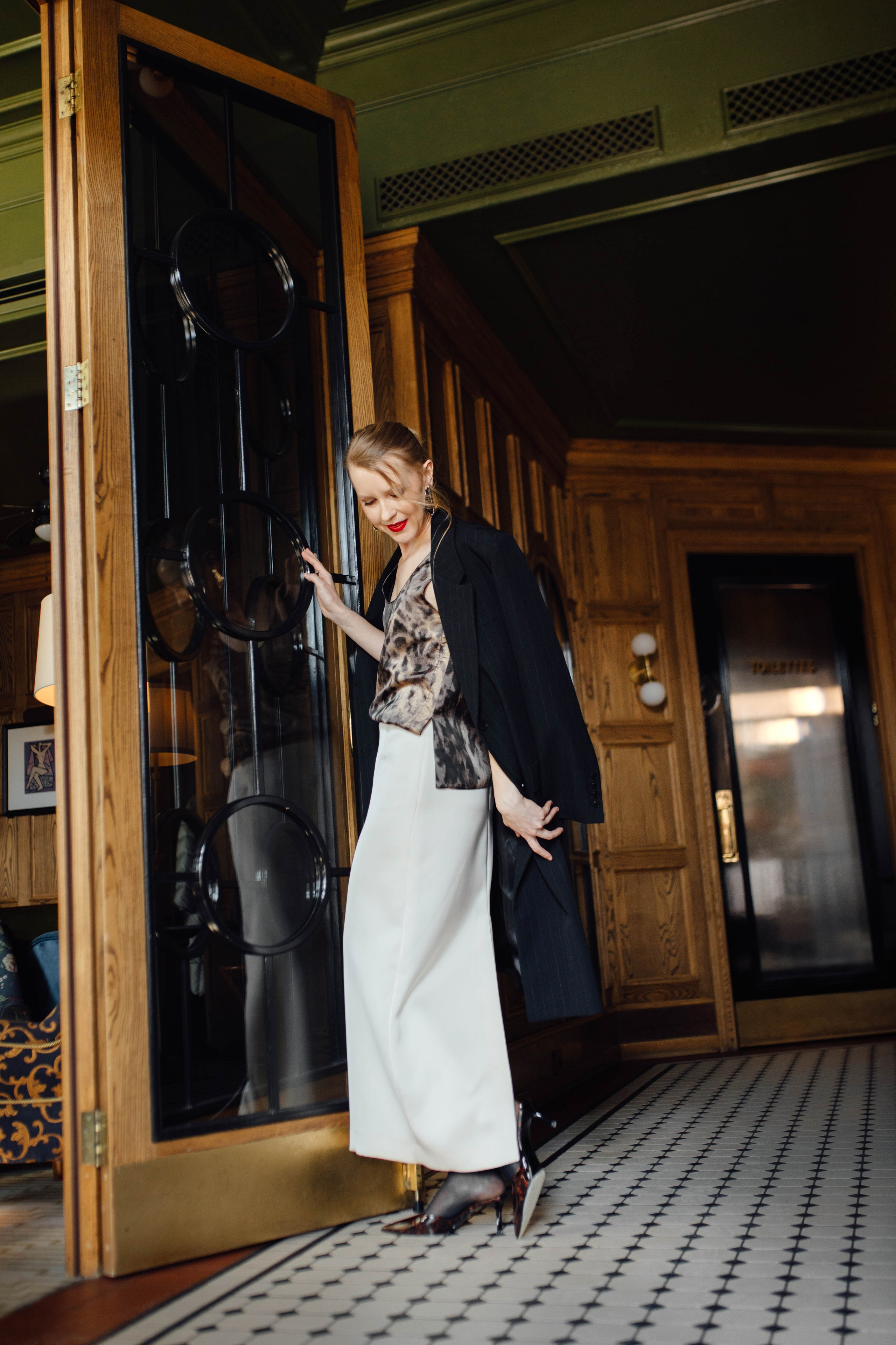 Юлианна, bar Martinique