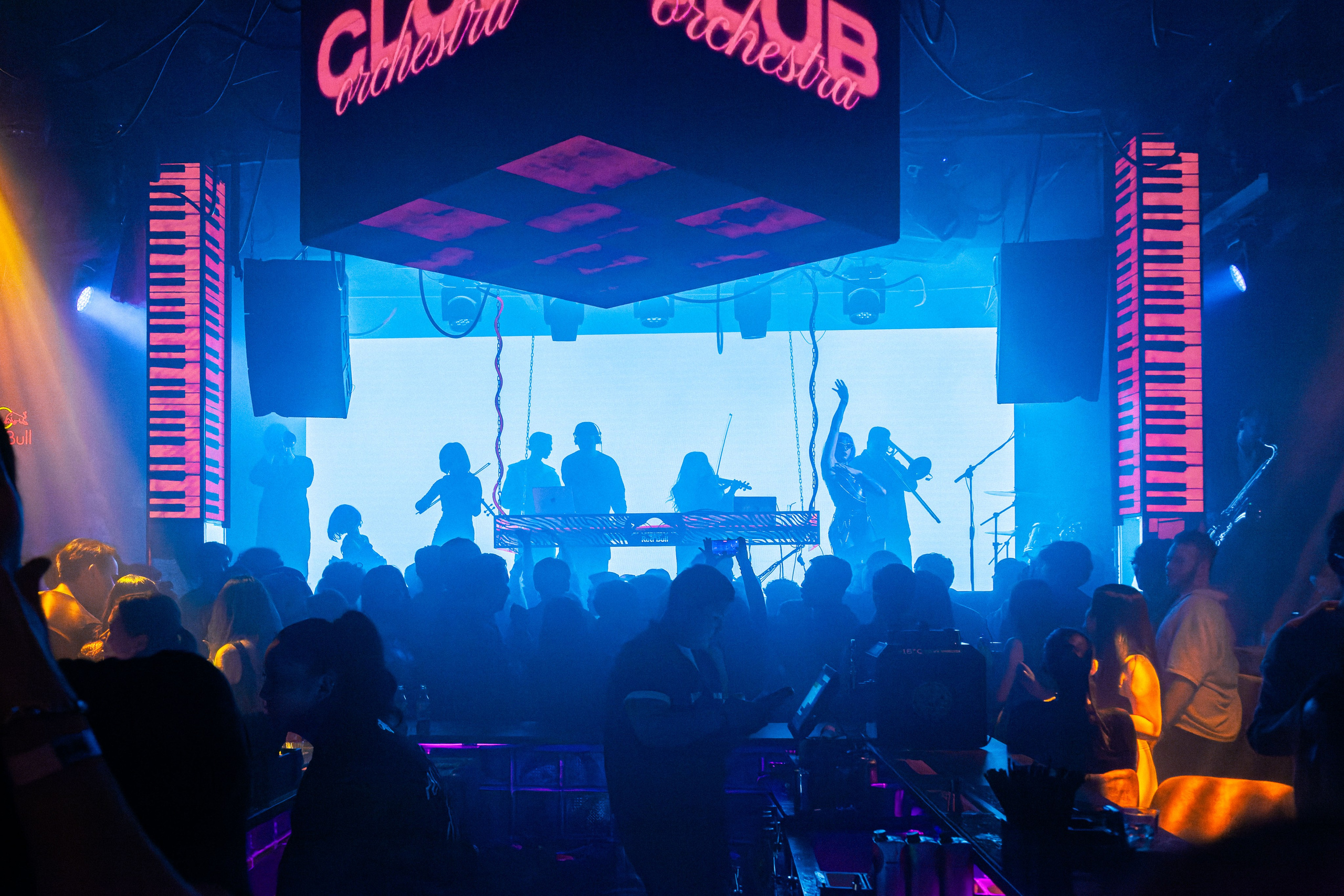The Club. Портретный фотограф в Алматы Никитин Владимир