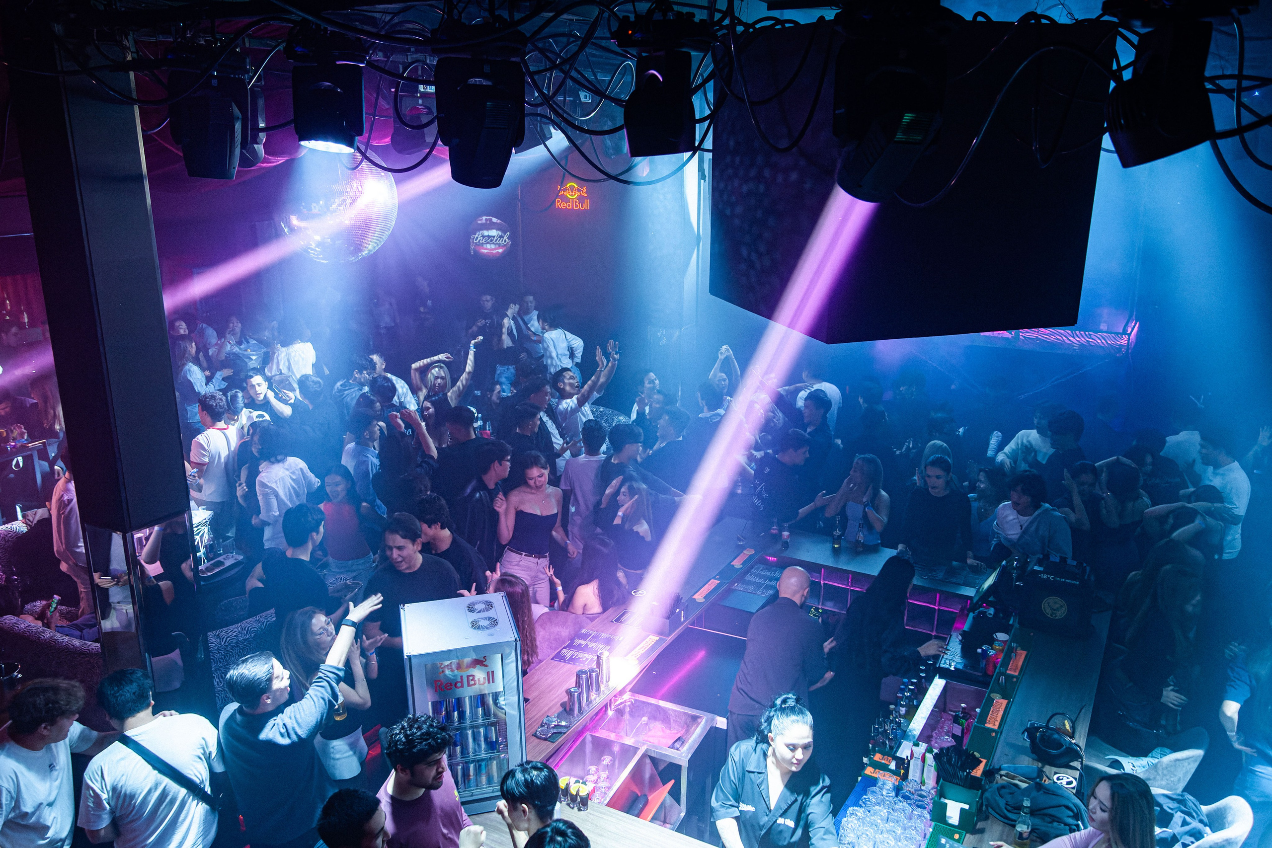 The Club. Портретный фотограф в Алматы Никитин Владимир